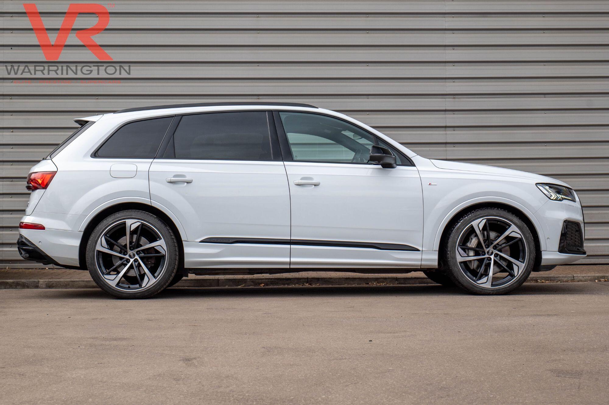 Audi Q7 view 22