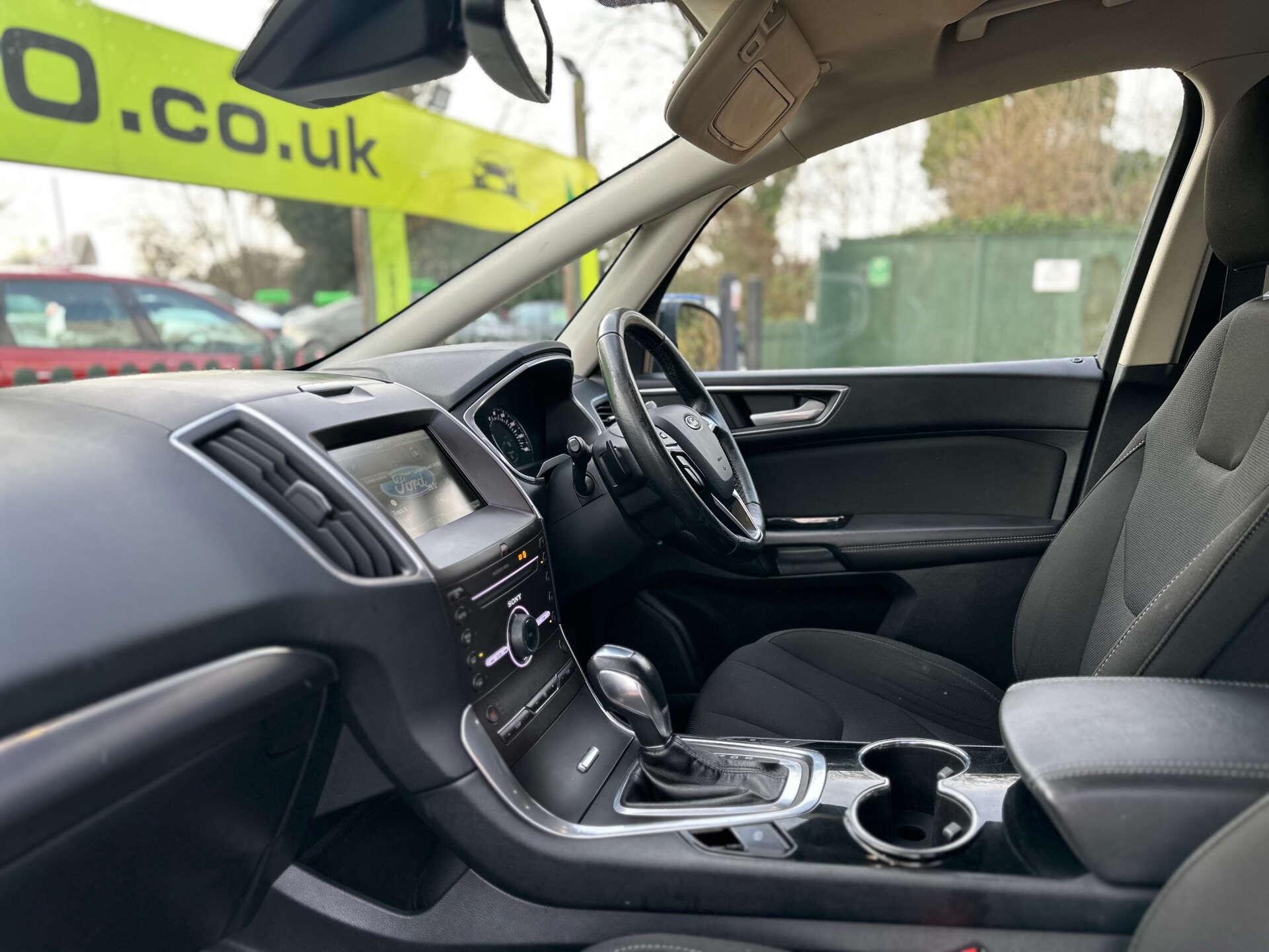 Ford S-Max view 15