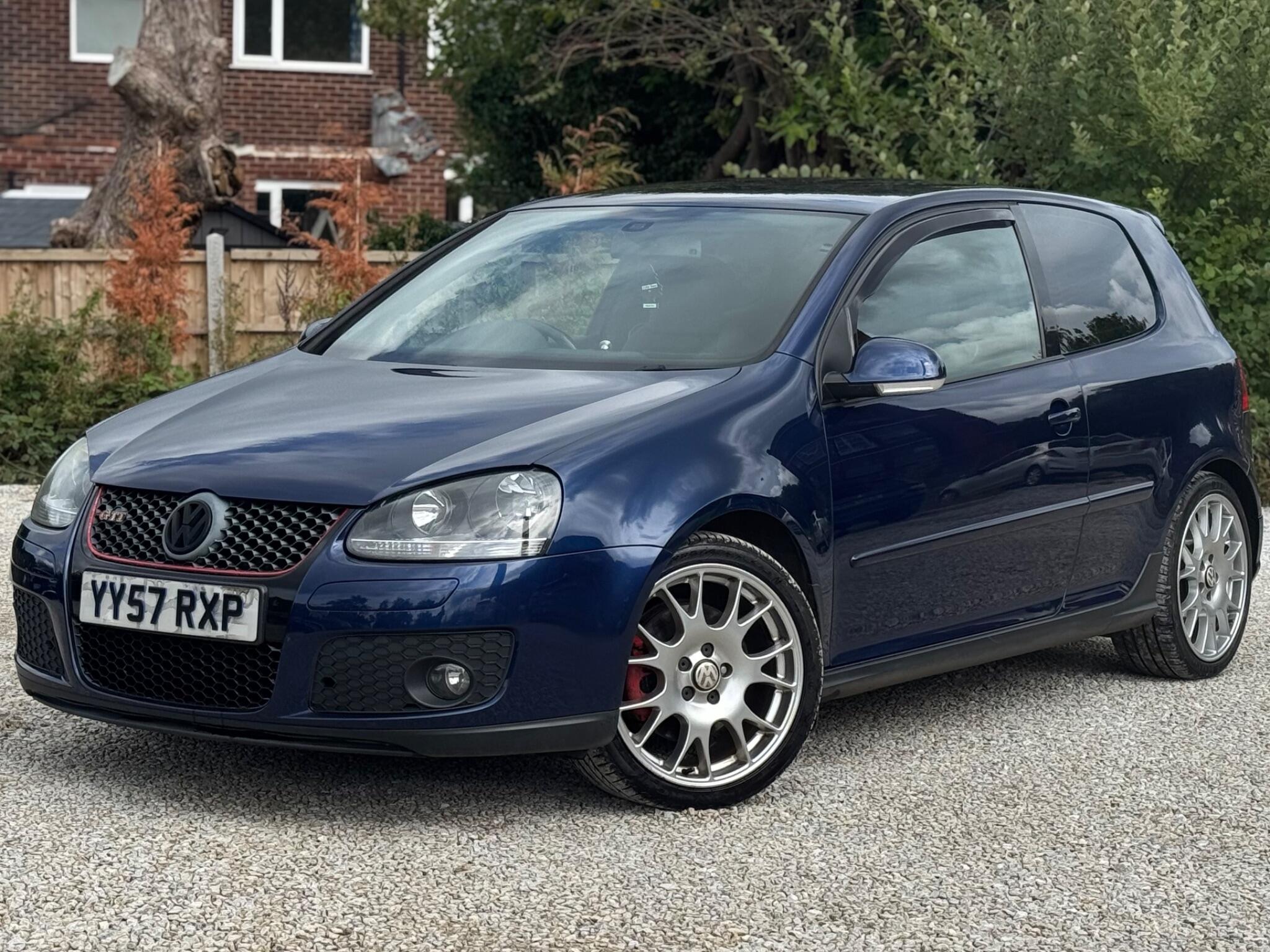 Volkswagen Golf view 2