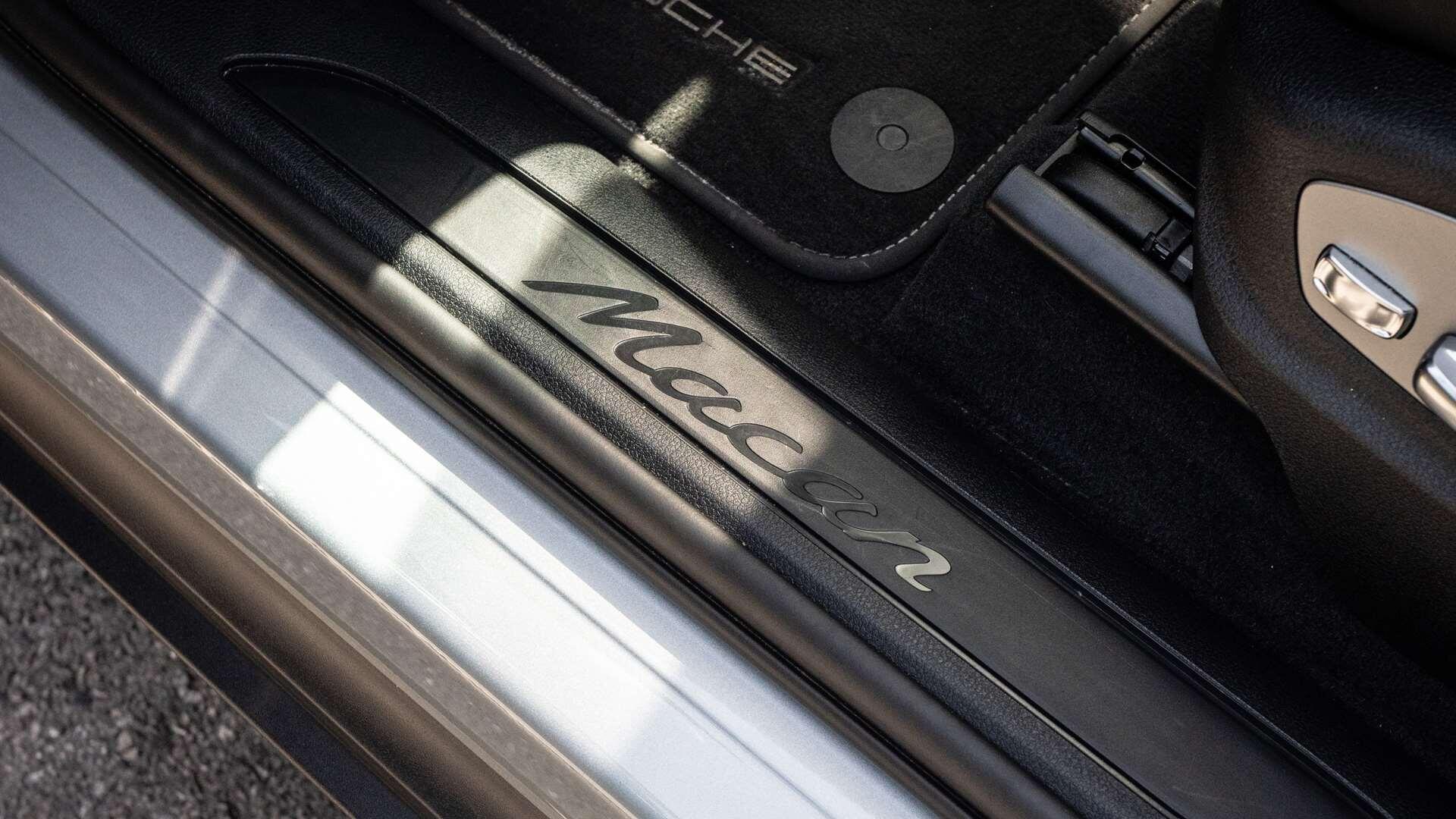 Porsche Macan view 34