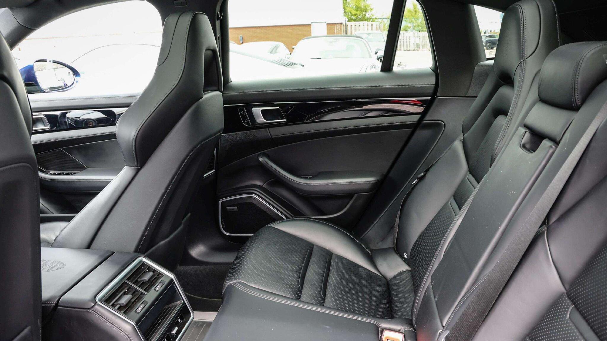 Porsche Panamera view 21