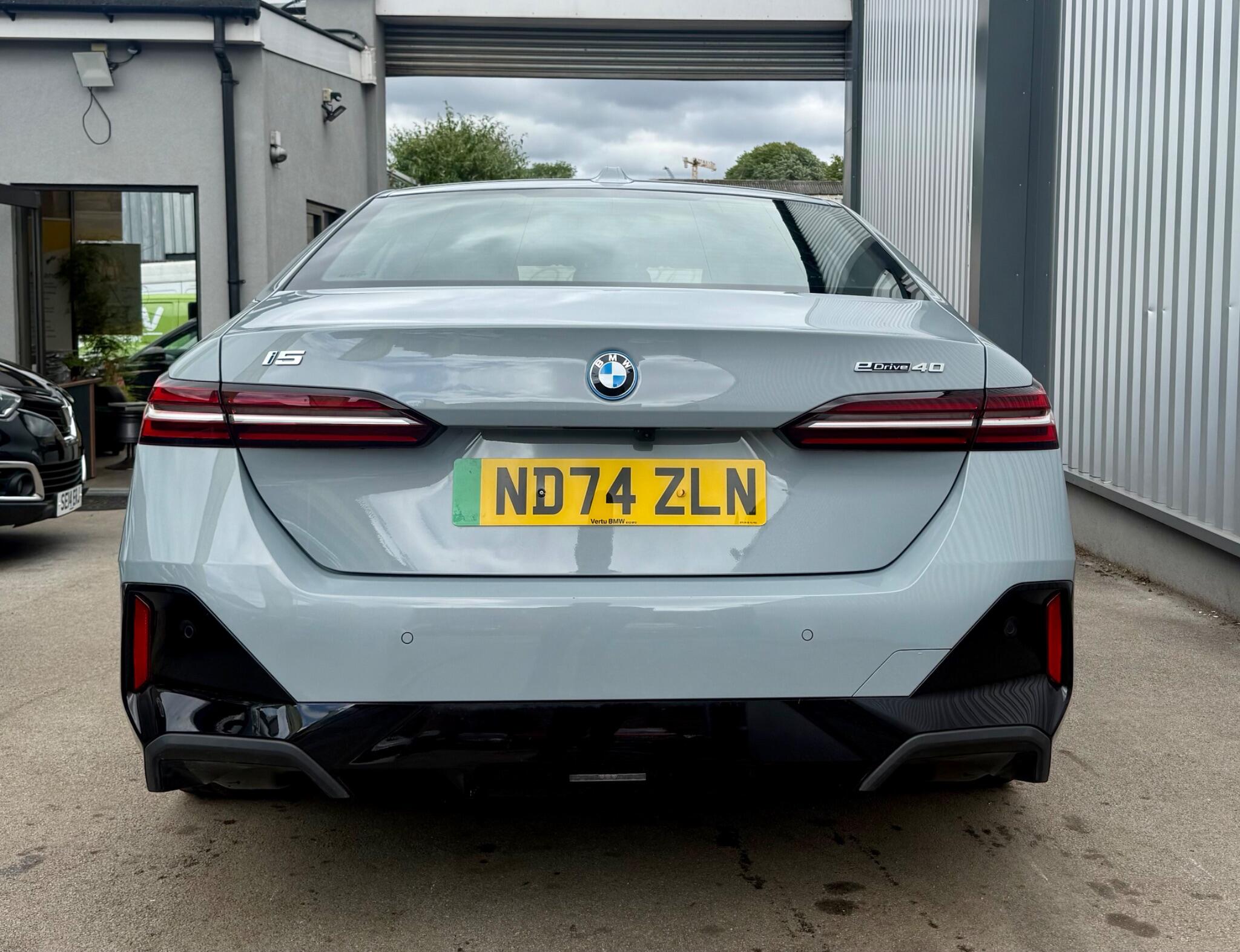 BMW I5 view 7