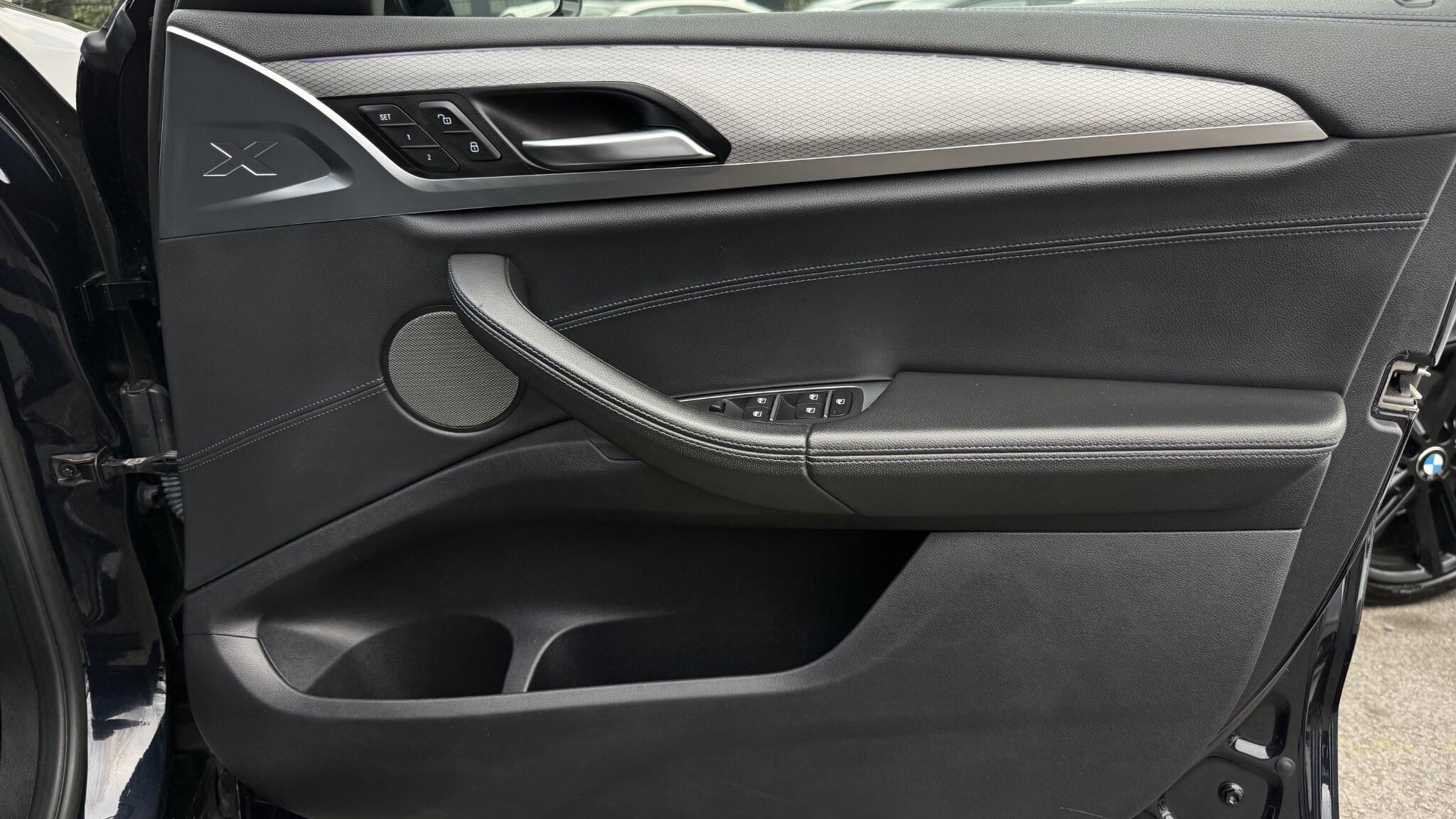 BMW X4 view 27