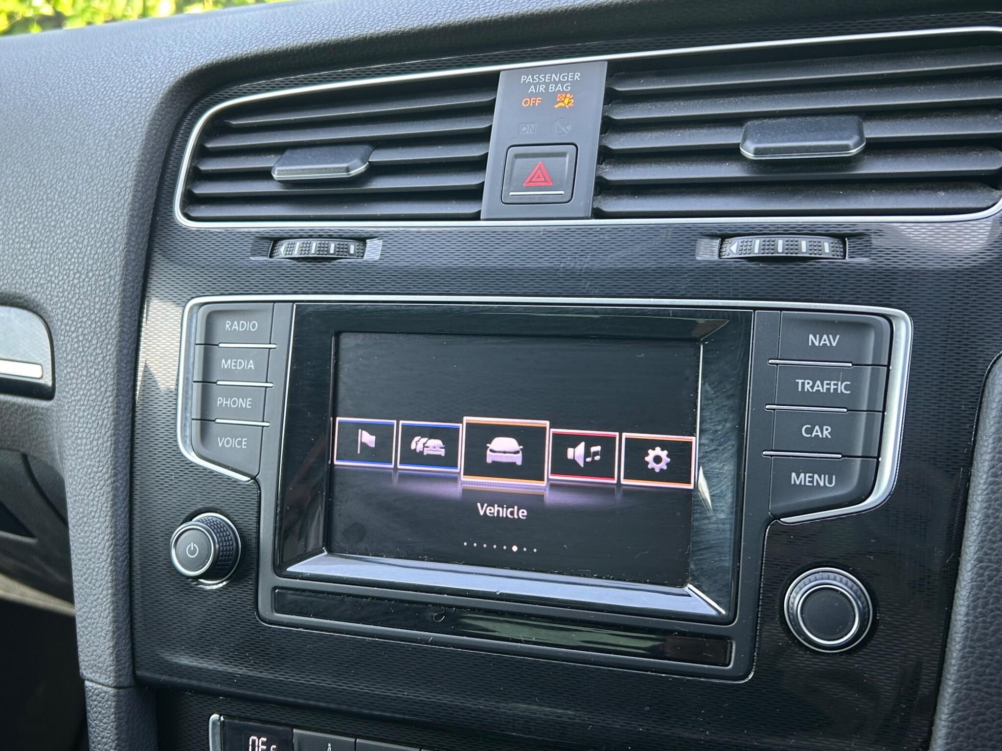 Volkswagen Golf view 38