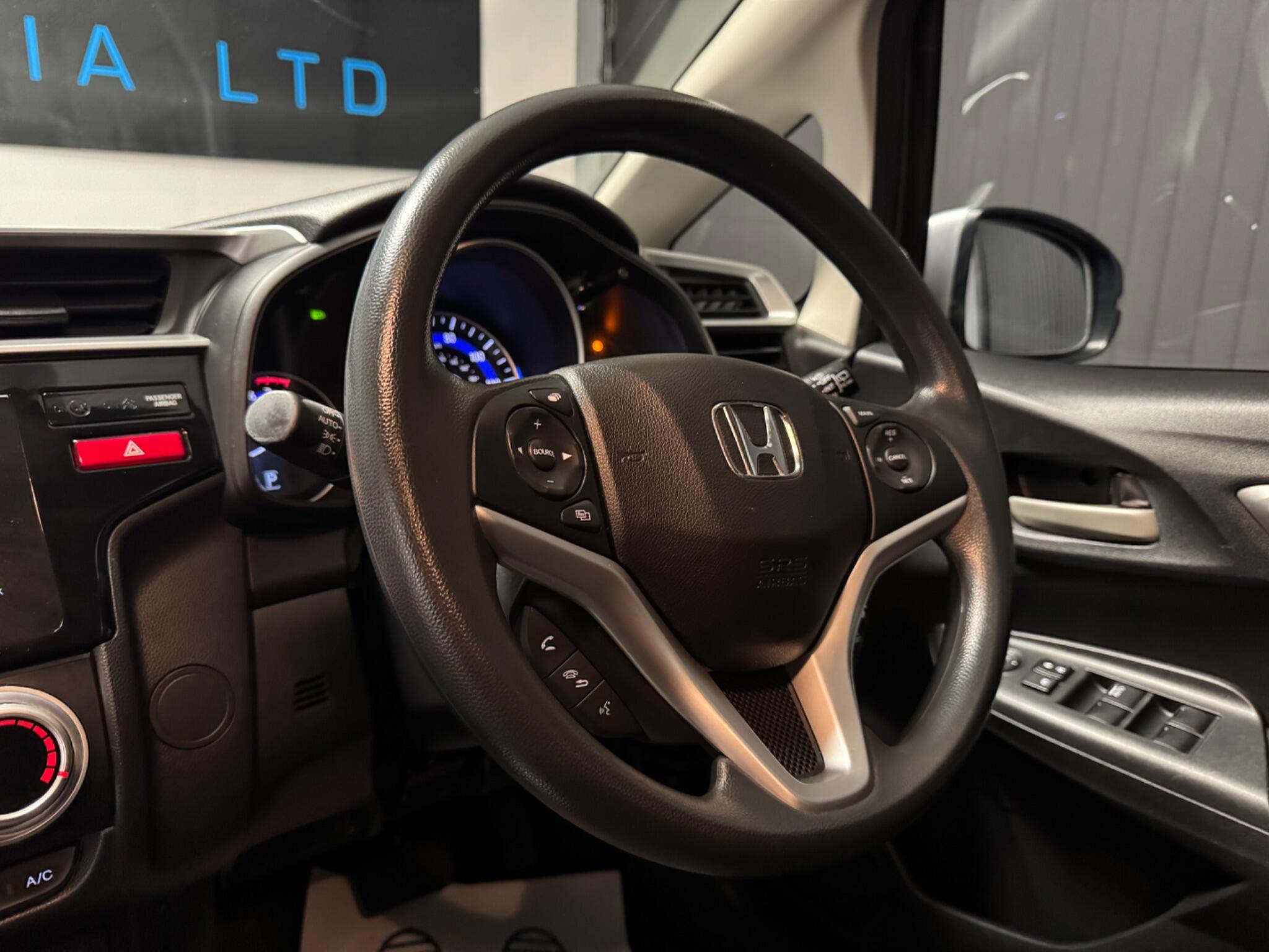 2017 Honda Jazz 1.3 i-VTEC SE CVT Euro 6 (s/s) 5dr • 52,600 miles image 30