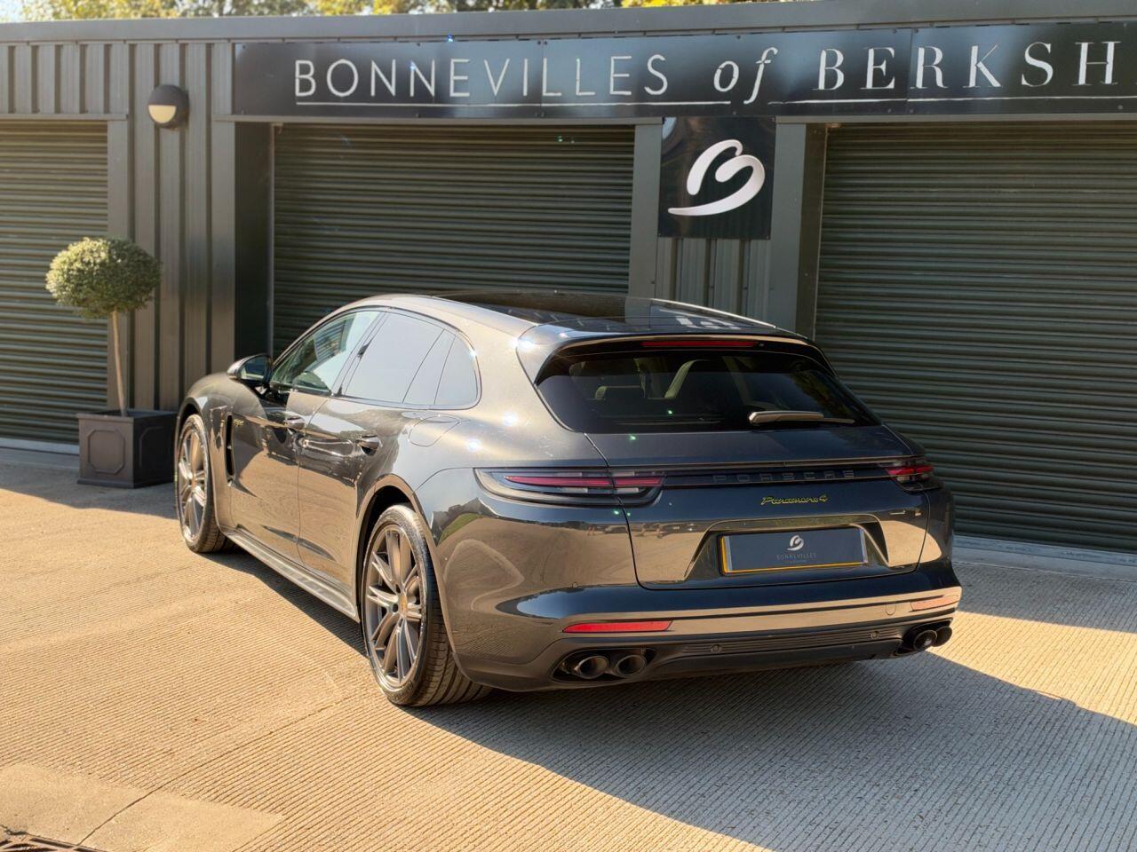 Porsche Panamera view 19