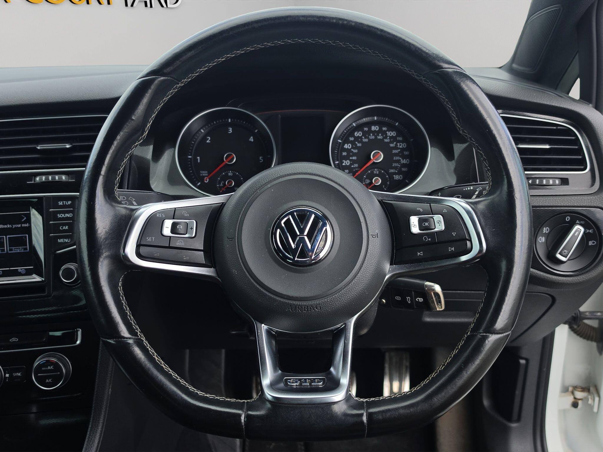 Volkswagen Golf view 27