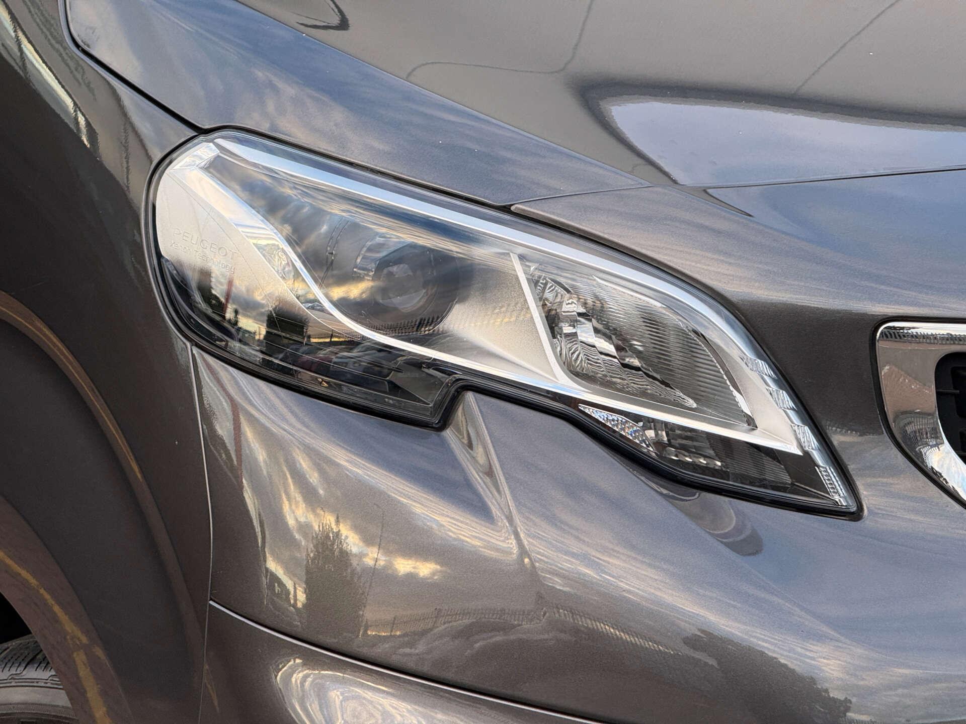 Peugeot Traveller view 8