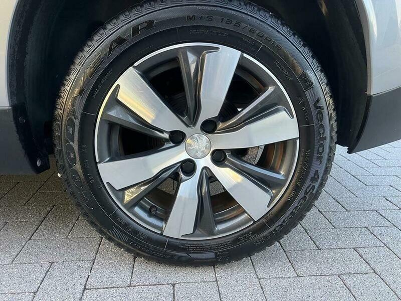 2016 Peugeot 2008 1.2 PureTech Allure Euro 6 (s/s) 5dr • 15,159 miles image 27
