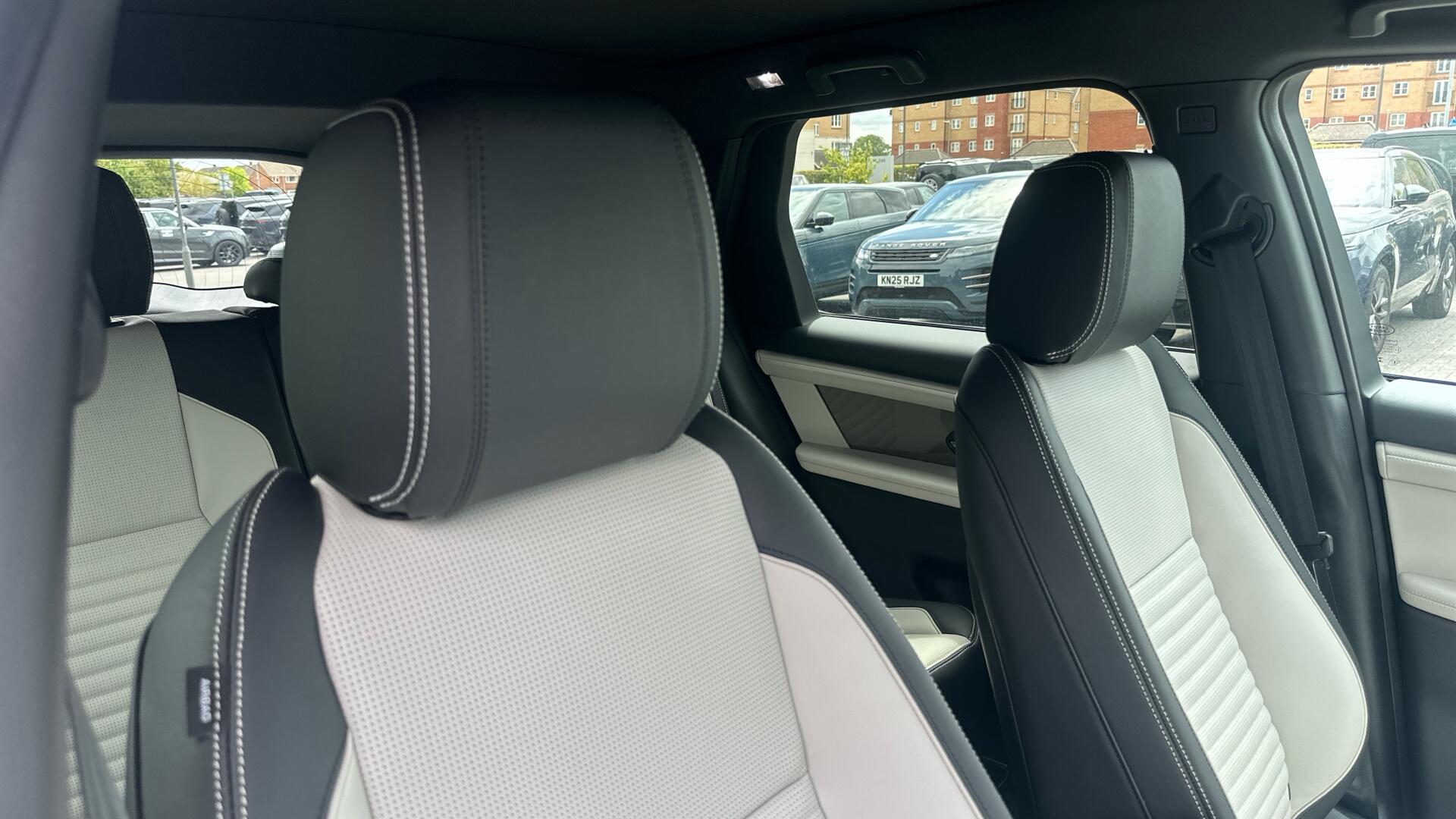 Land Rover Discovery Sport view 34
