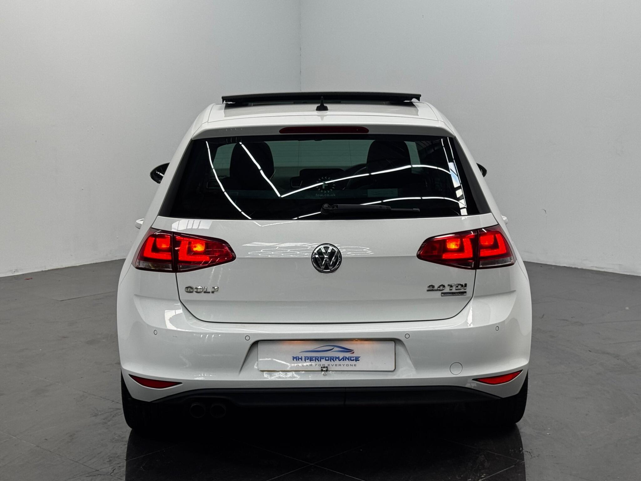 Volkswagen Golf view 80