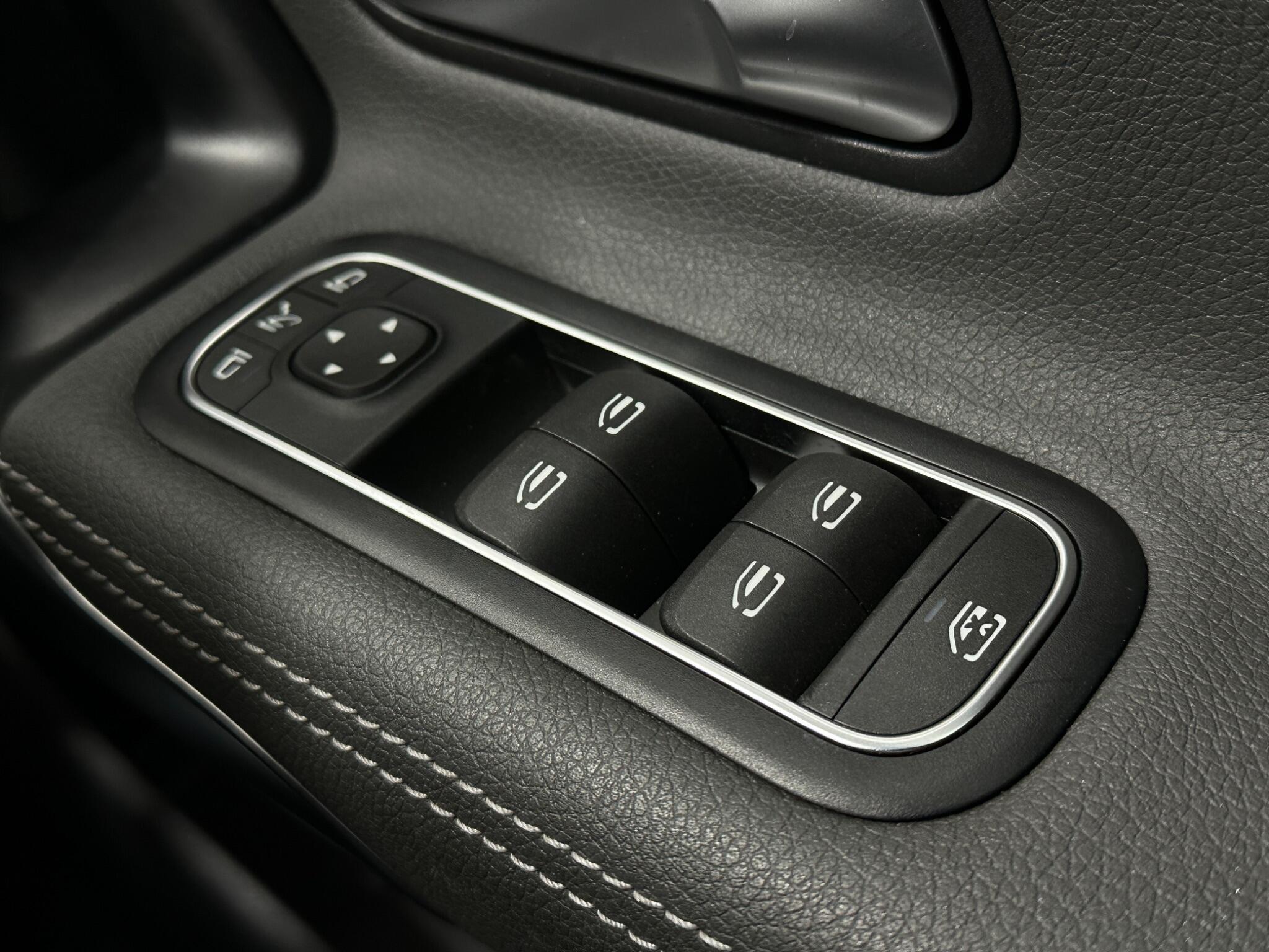 Mercedes-Benz Cla view 19