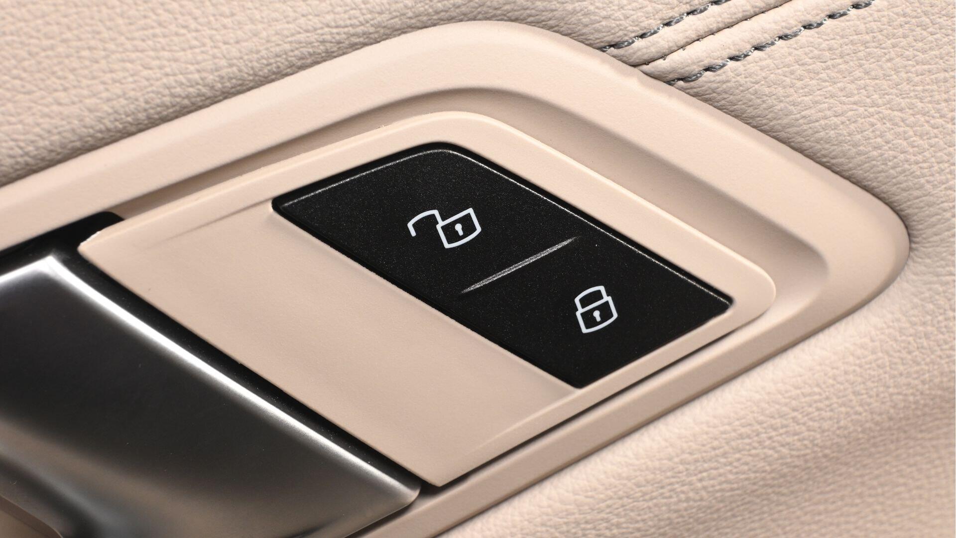 BMW 3 Series view 30