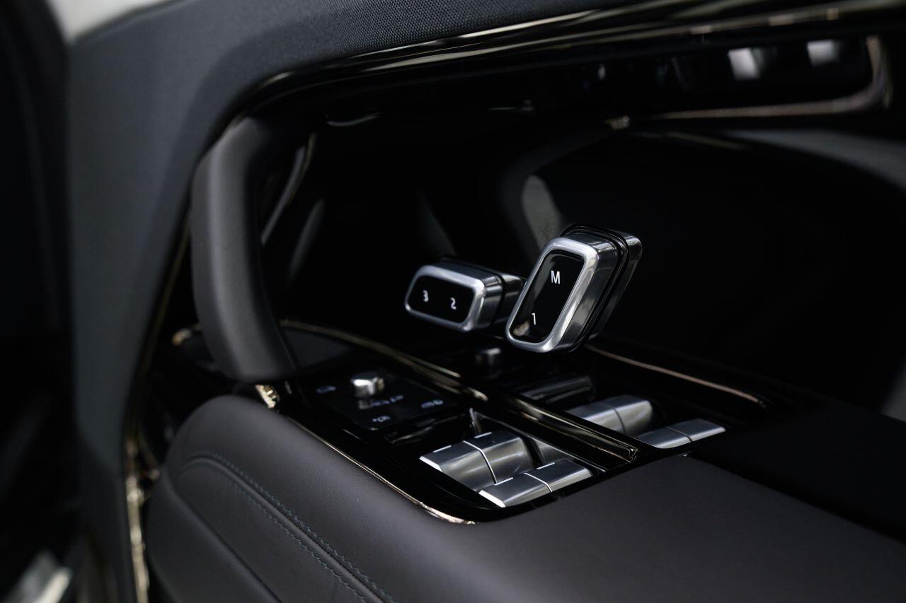 Land Rover Range Rover Sport view 27