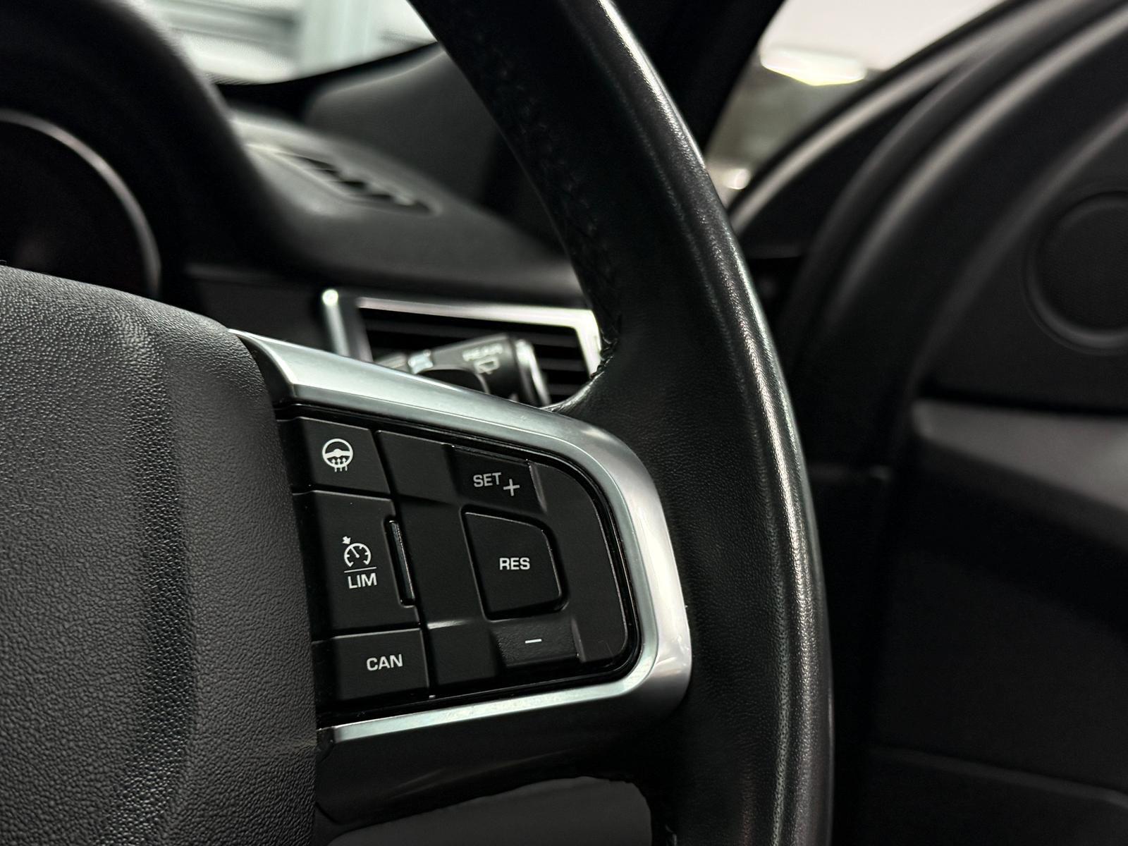 Land Rover Discovery Sport view 25