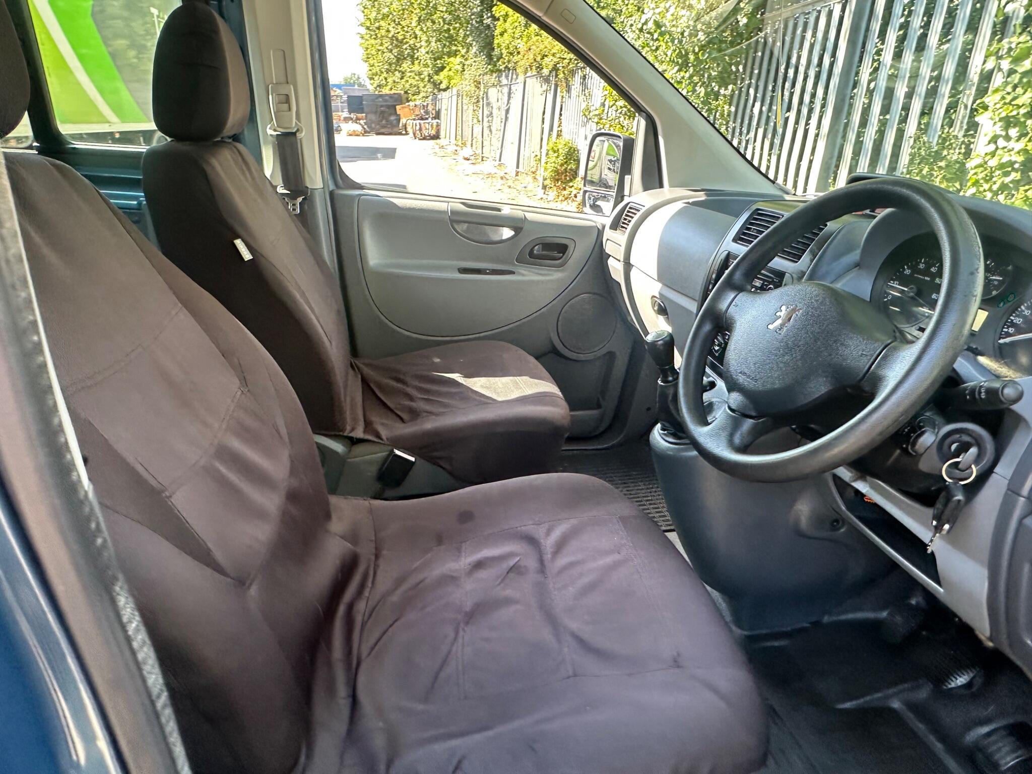Peugeot Expert Tepee view 19