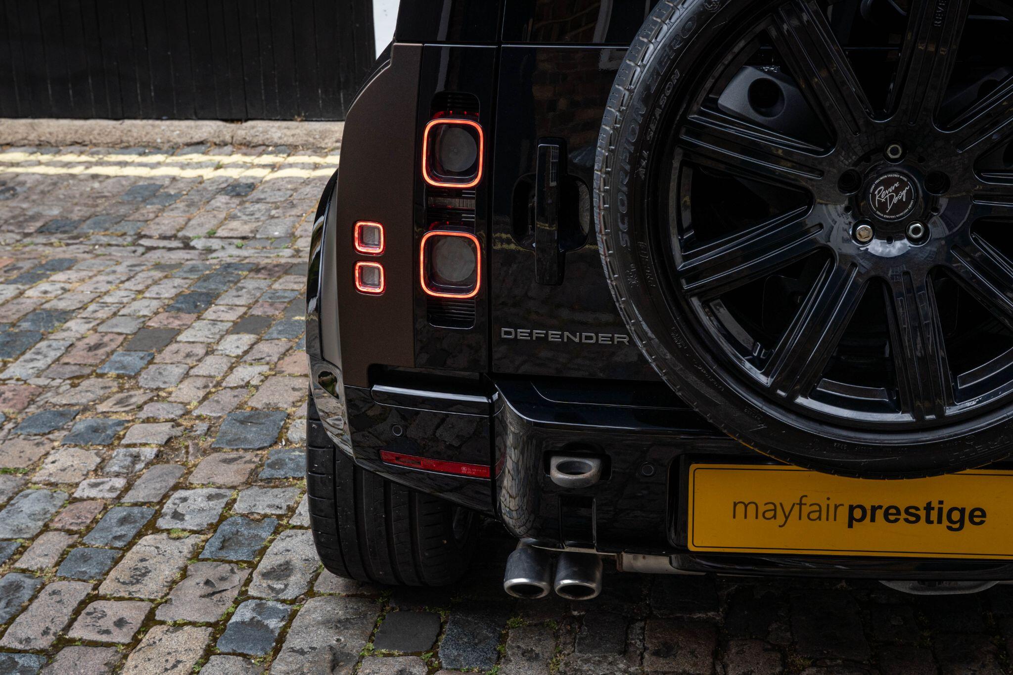 Land Rover Defender view 39
