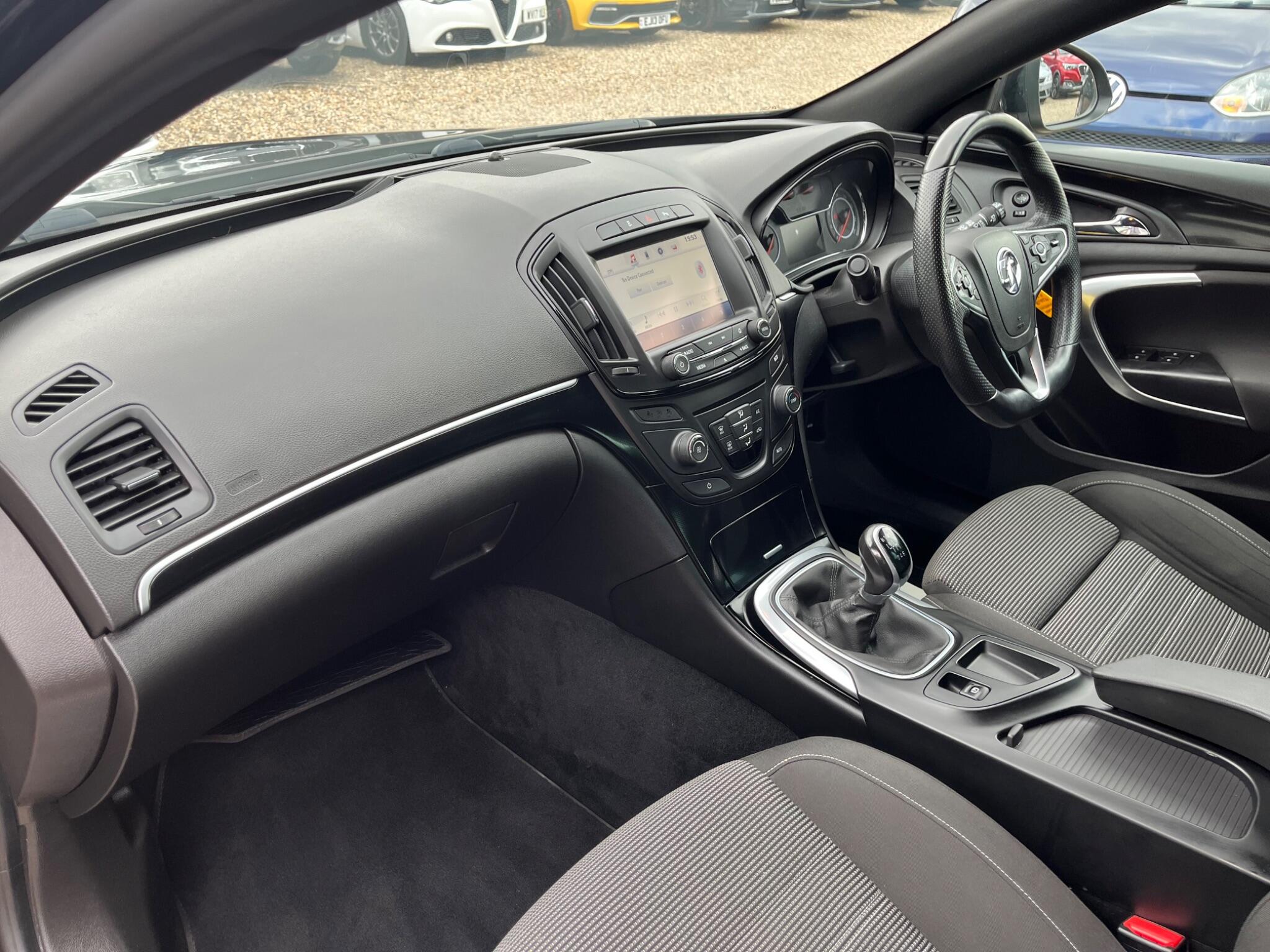 Vauxhall Insignia view 11