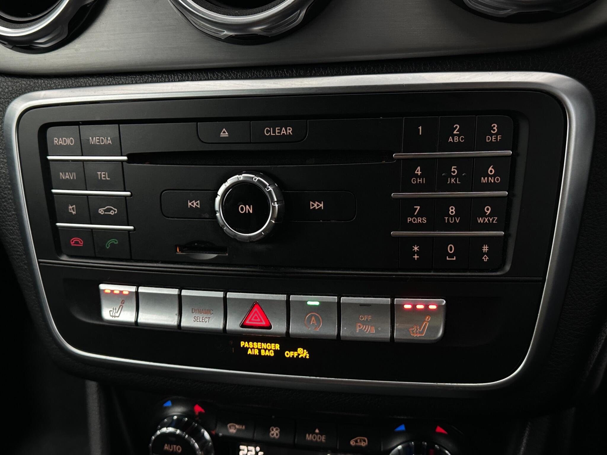 Mercedes-Benz Gla view 22
