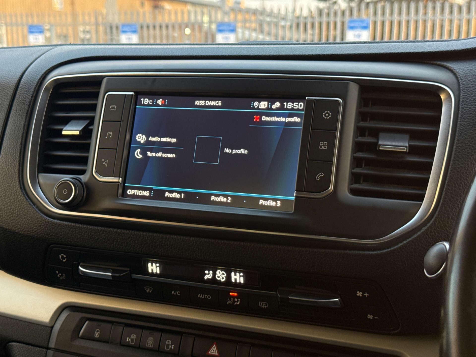 Peugeot Traveller view 49