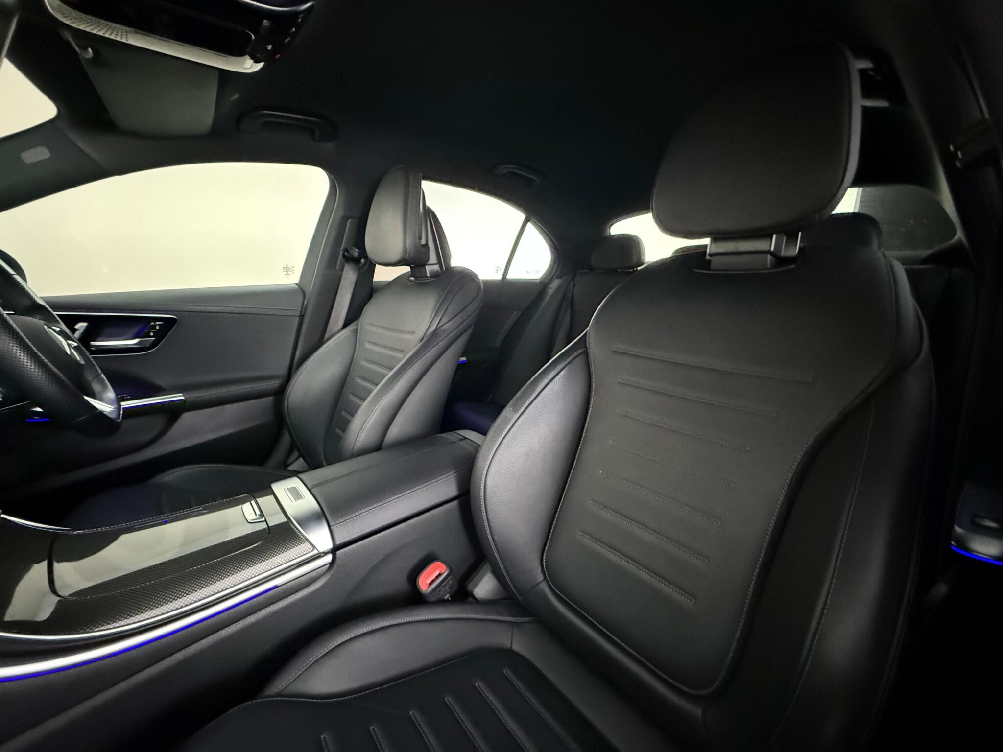 Mercedes-Benz C-Class view 36
