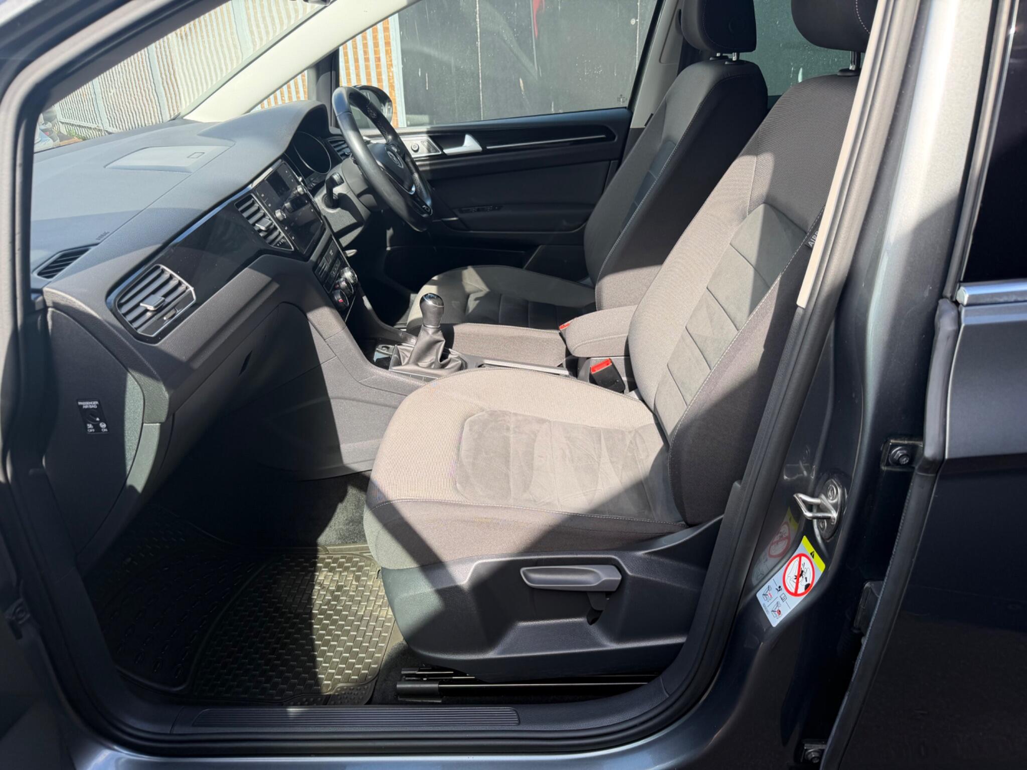 Volkswagen Golf Sportsvan view 8