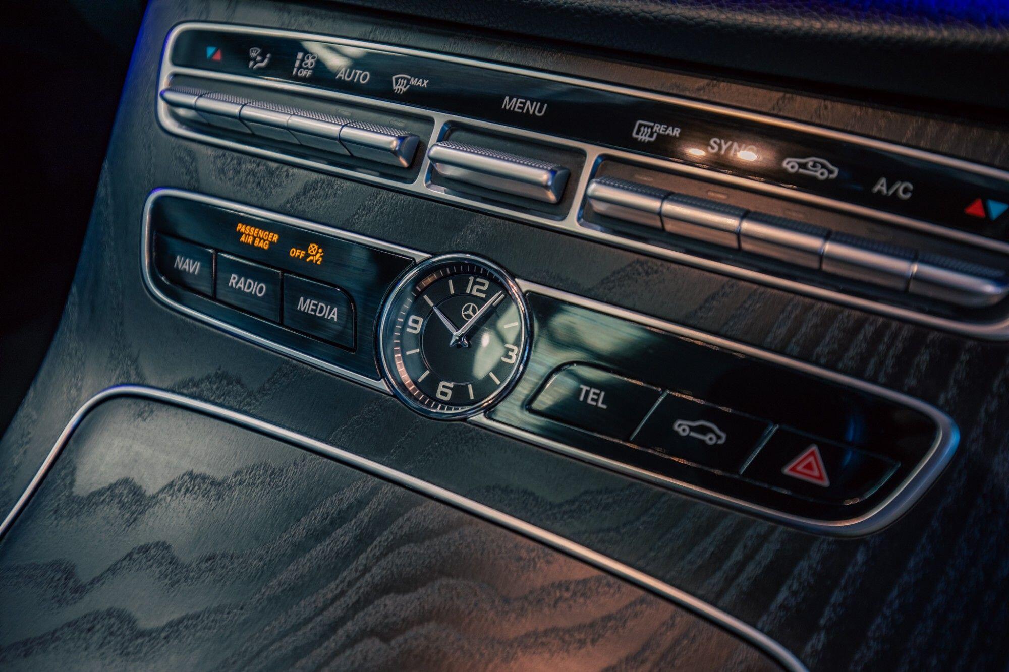 Mercedes-Benz E-Class view 18