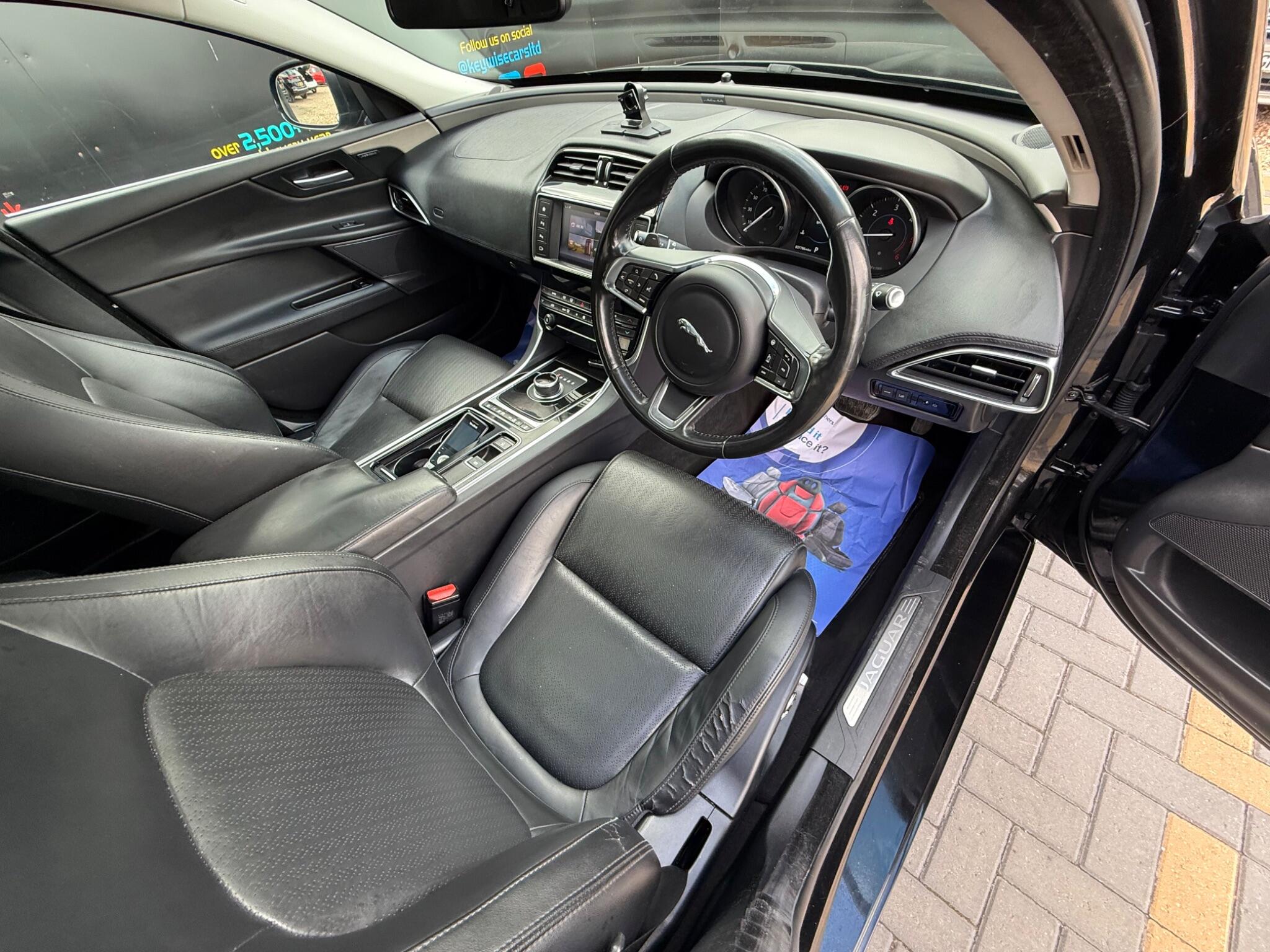 Jaguar Xe view 18
