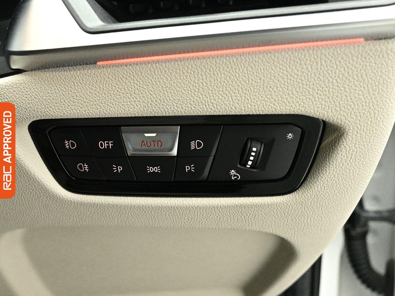 BMW 3 Series view 25