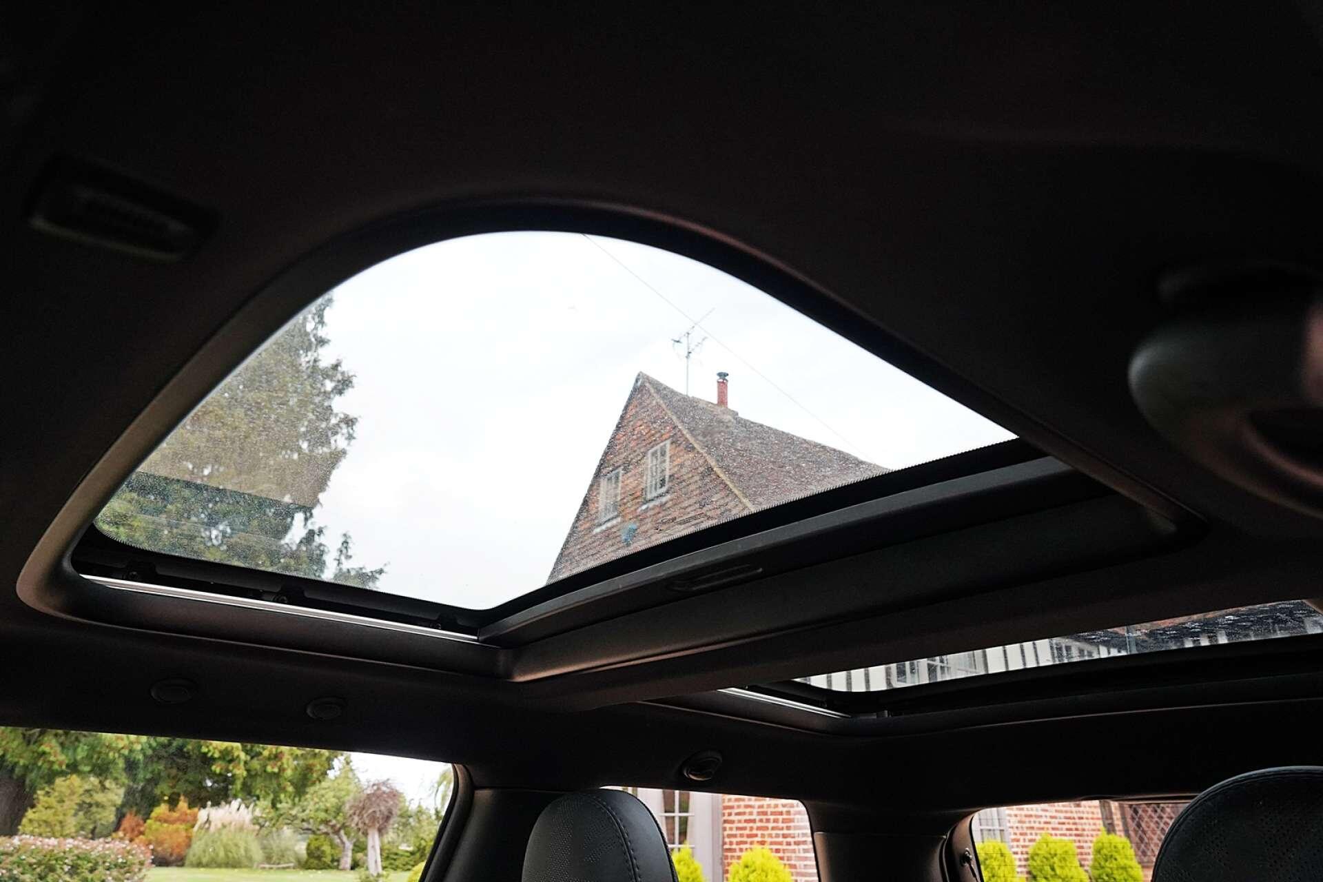 Mini Hatch view 13