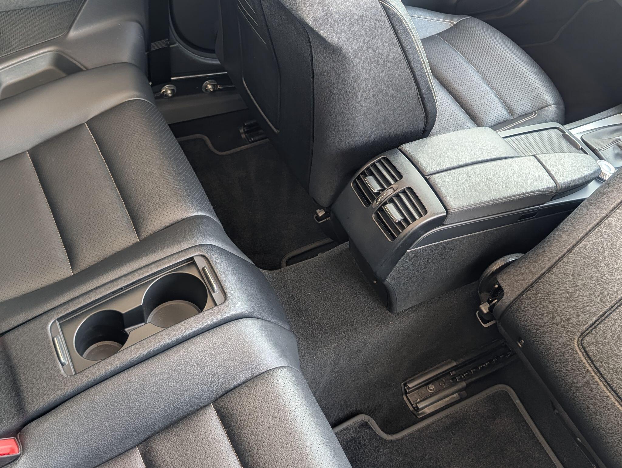 Mercedes-Benz E-Class view 38