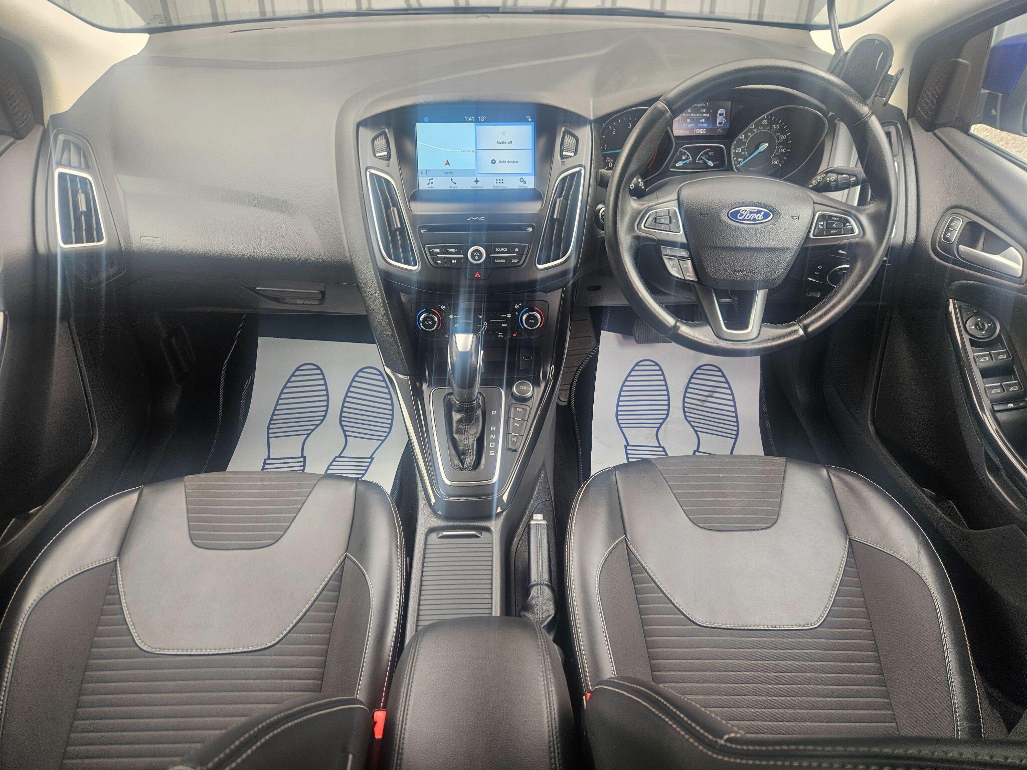 2017 Ford Focus image 22