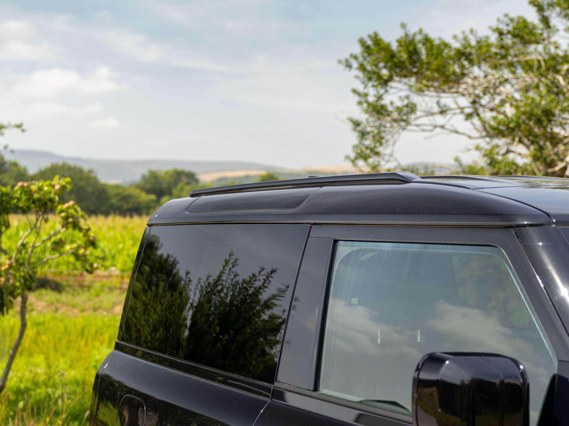 Land Rover Defender view 28