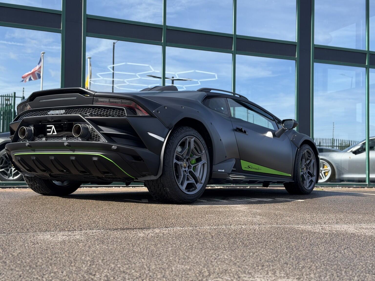Lamborghini Huracan view 43