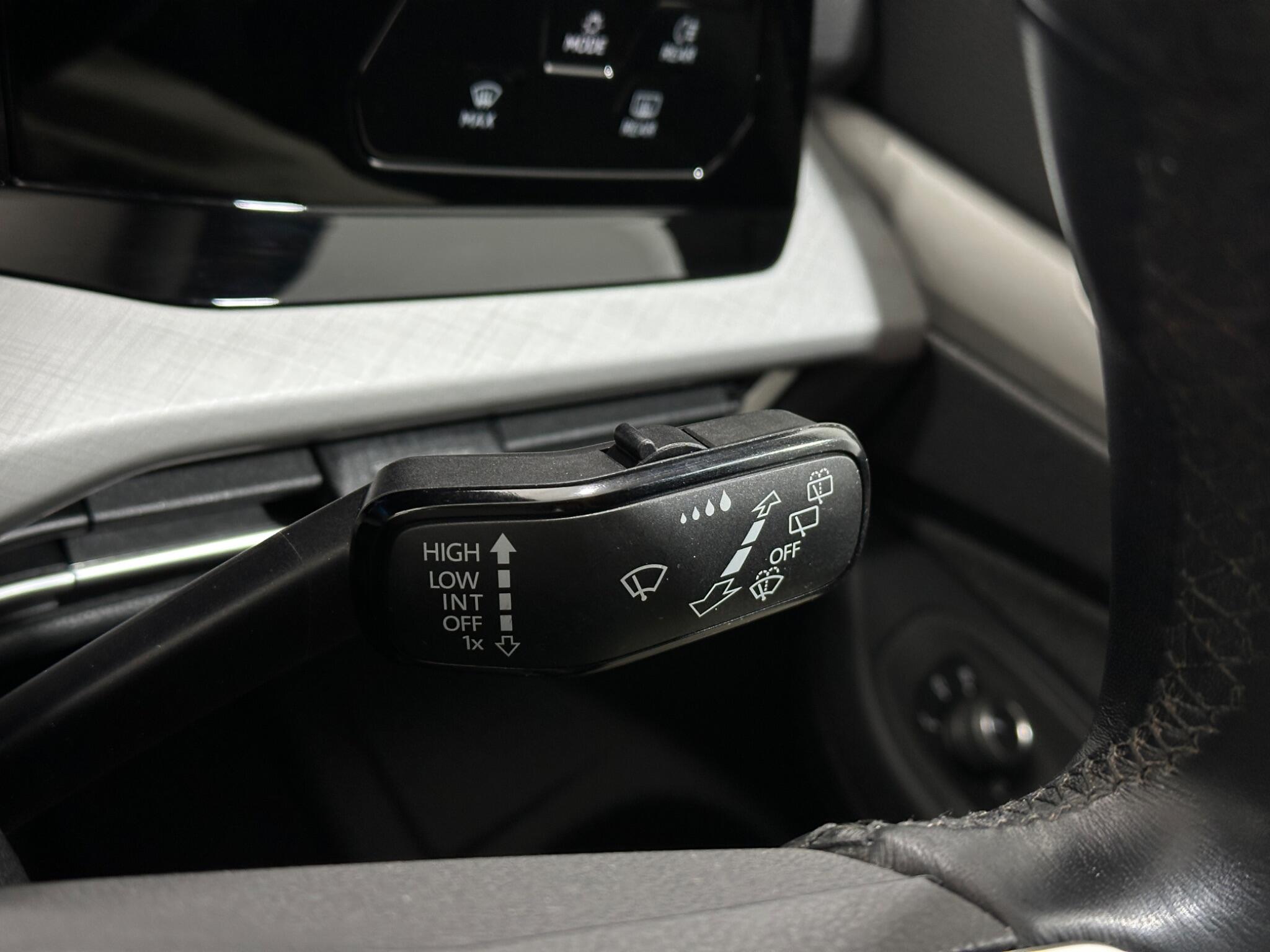 Volkswagen Golf view 17