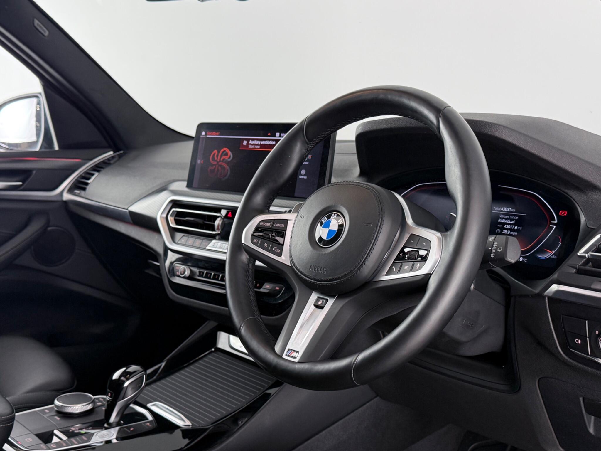 BMW X3 view 3