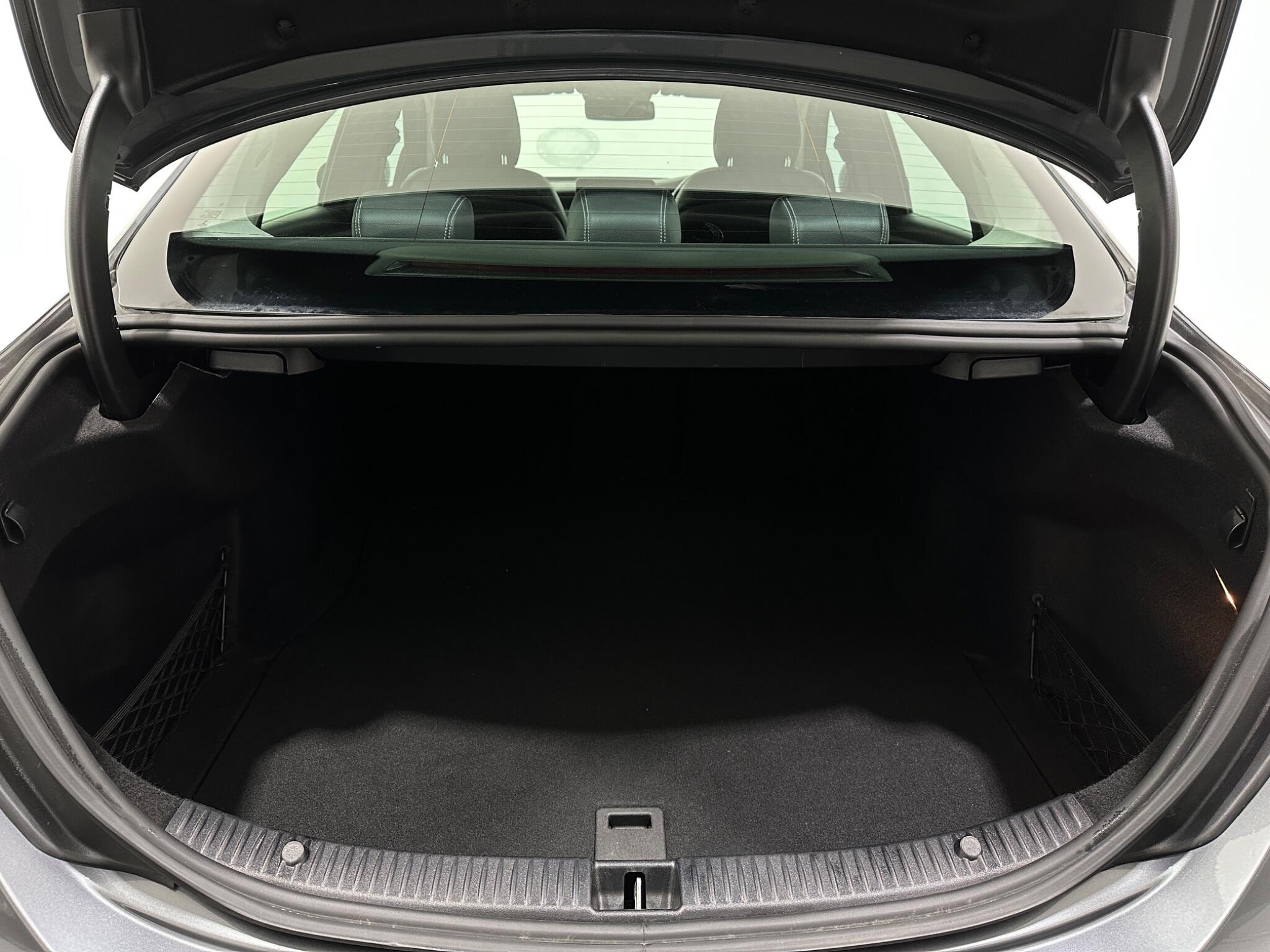 Mercedes-Benz C-Class view 48