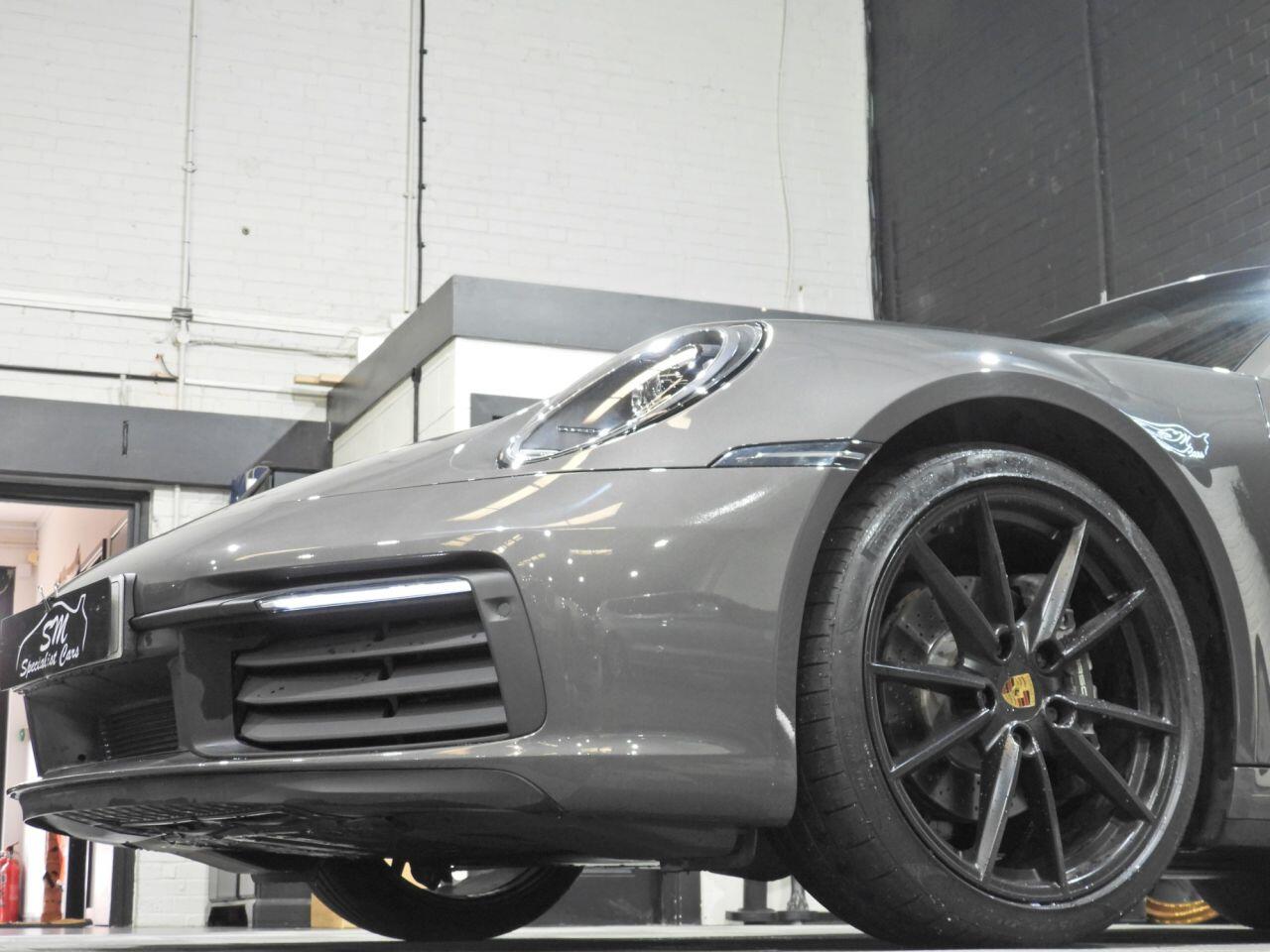 Porsche 911 view 9