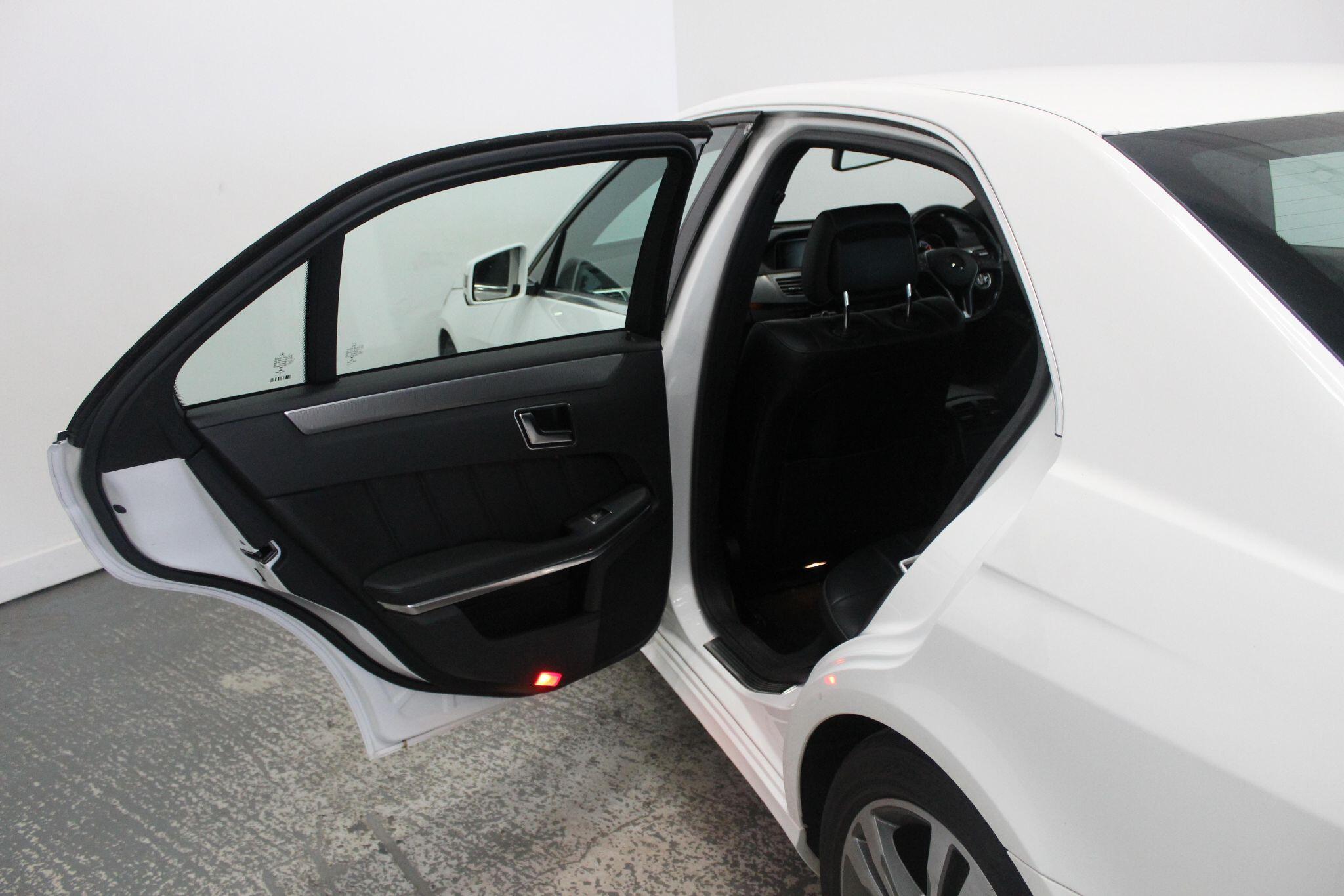 Mercedes-Benz E-Class view 28