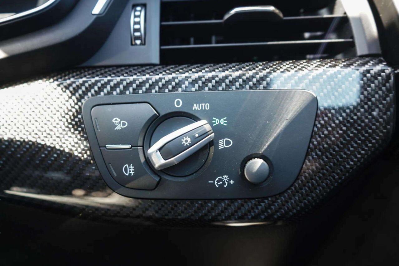 Audi RS4 Avant view 27