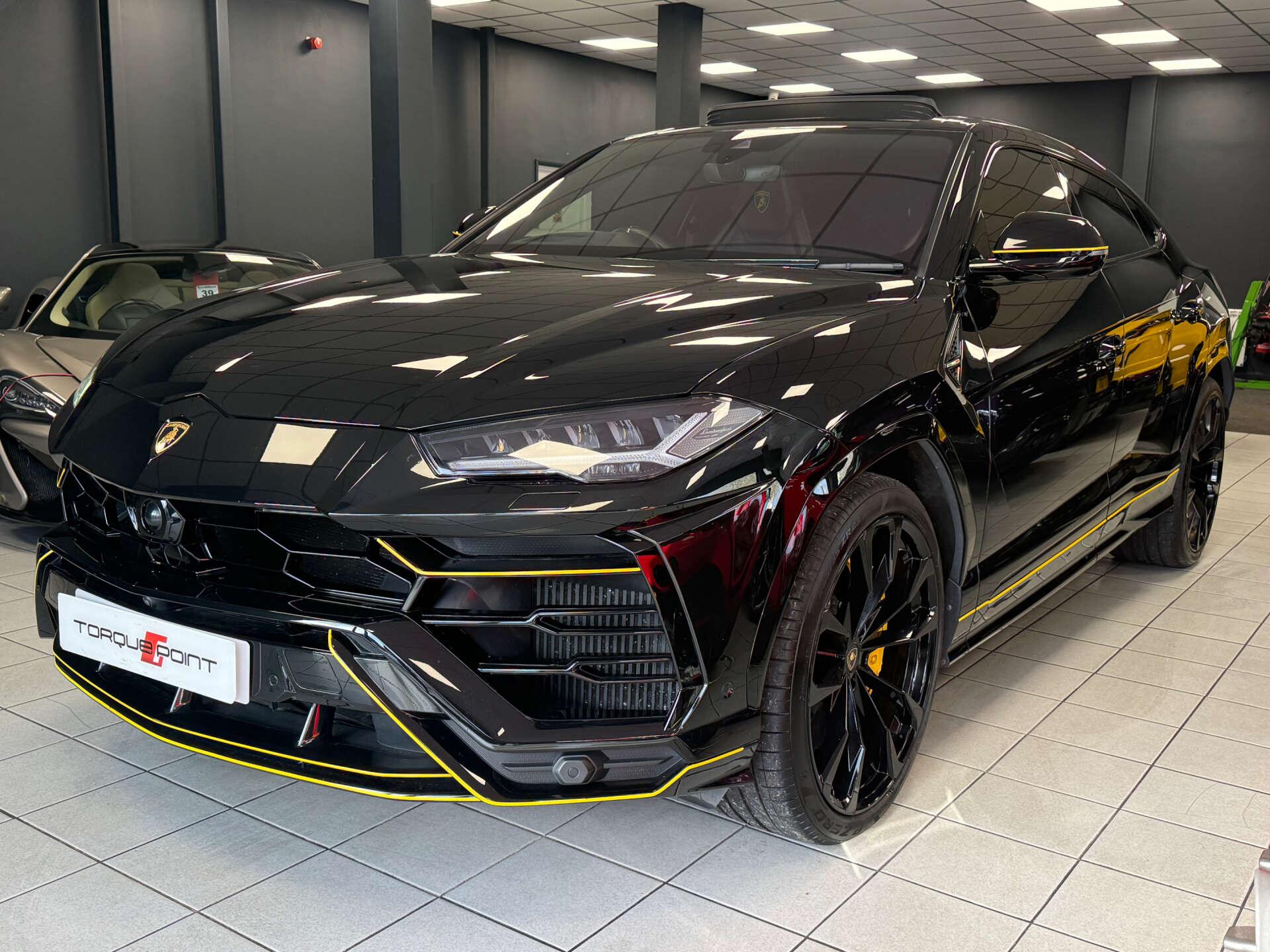 Lamborghini Urus view 4