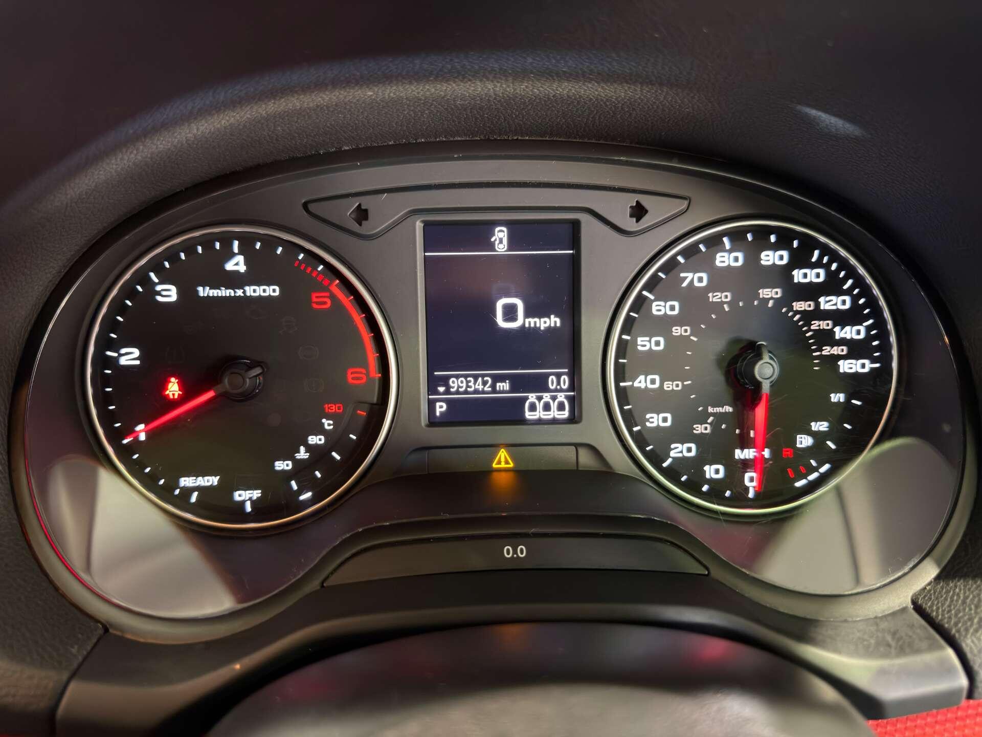 Audi Q2 view 21