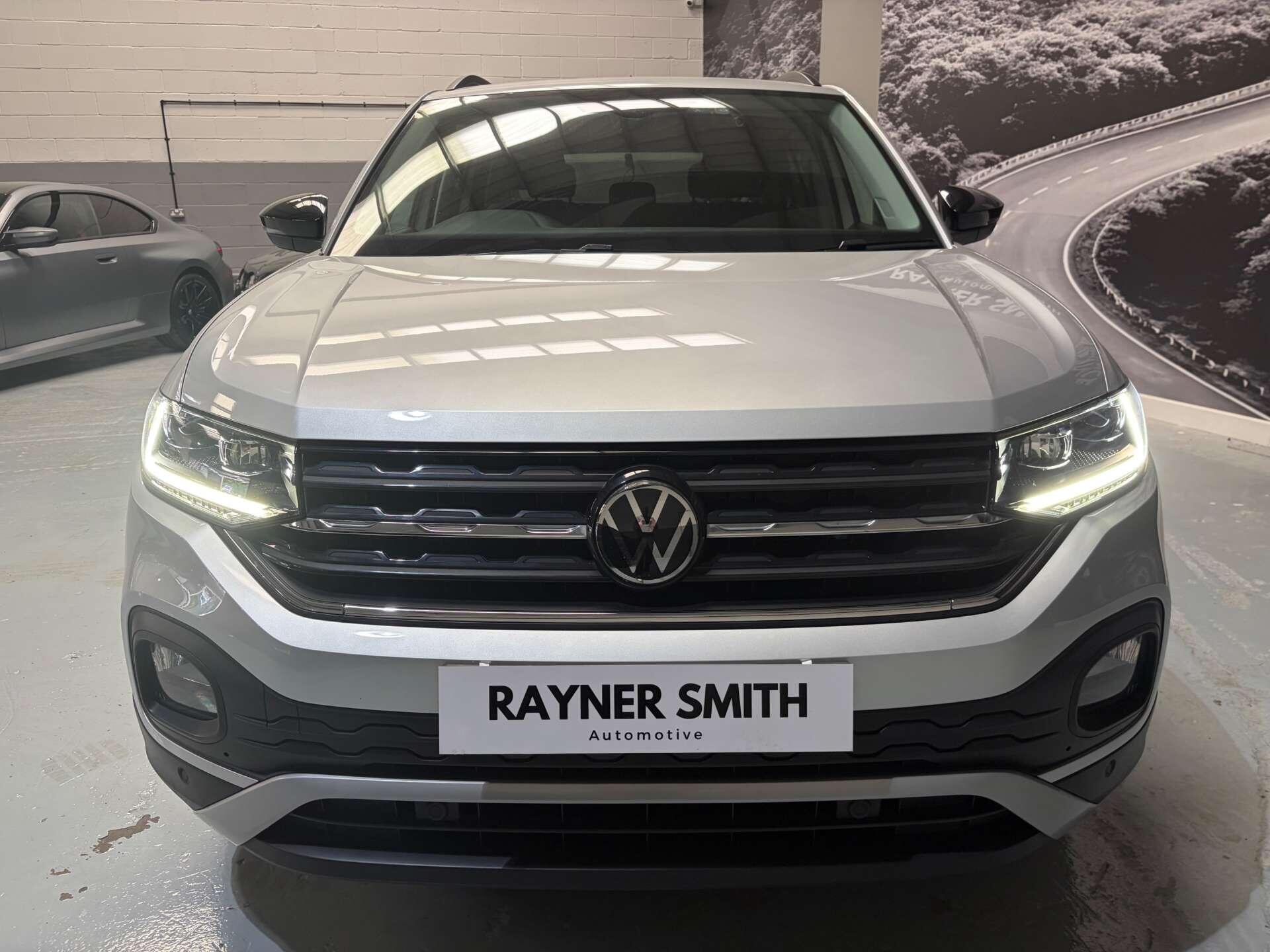 Volkswagen T-Cross view 3