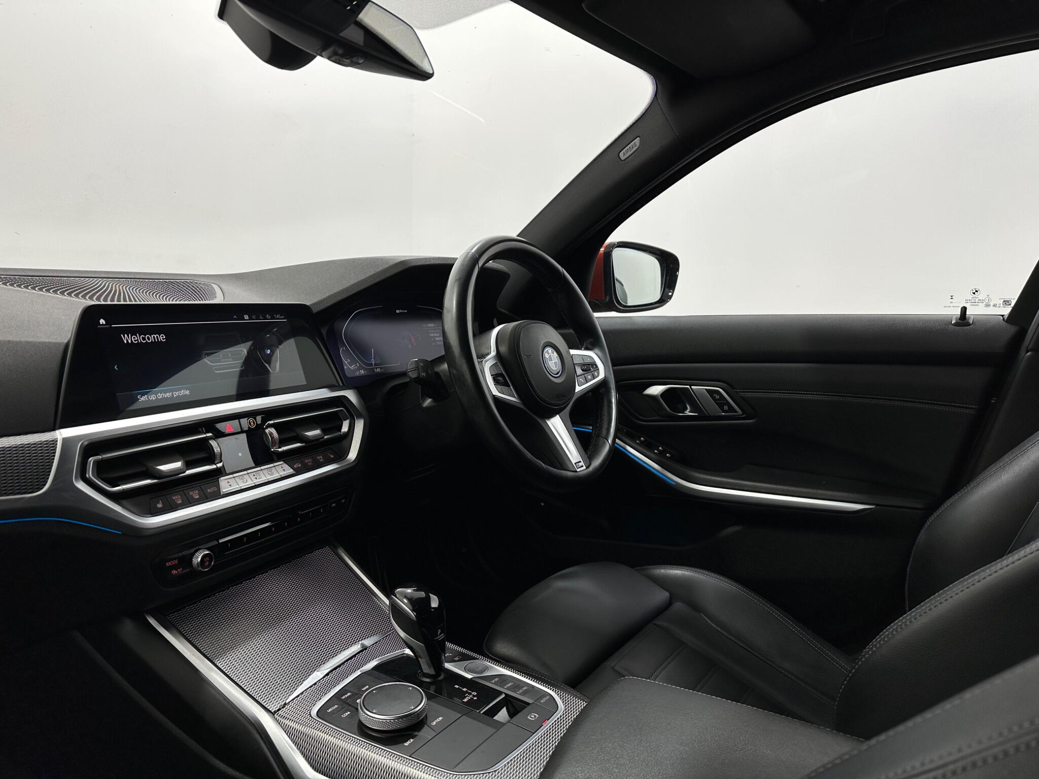 BMW 3 Series view 33