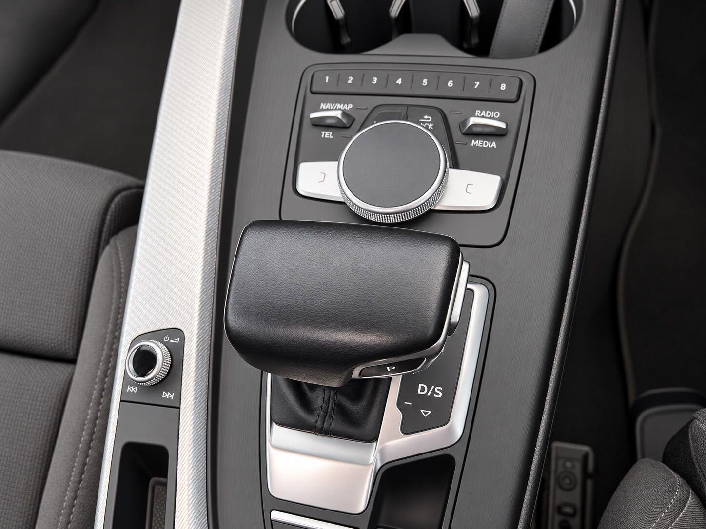 Audi A4 view 23