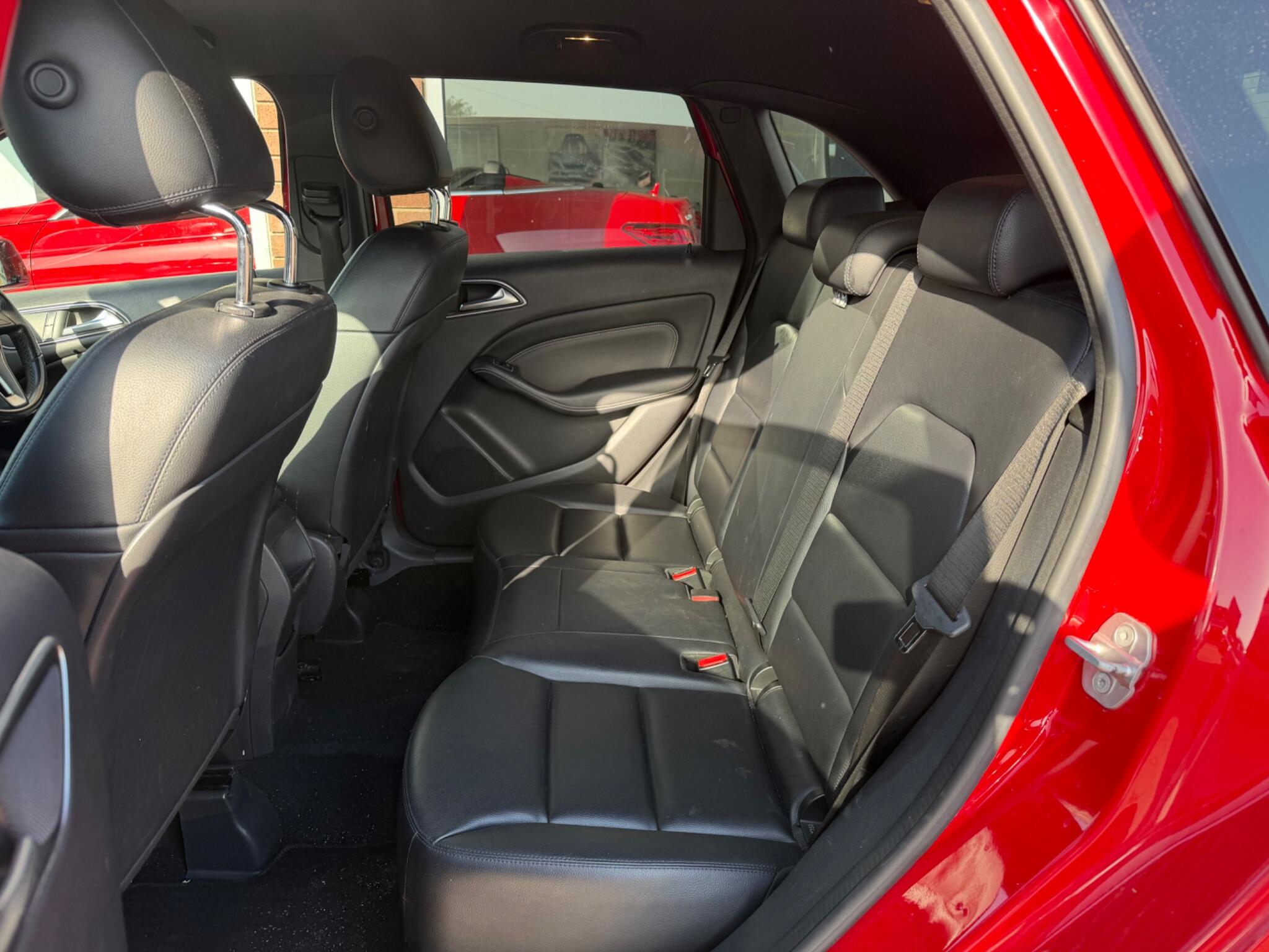 Mercedes-Benz B-Class view 17