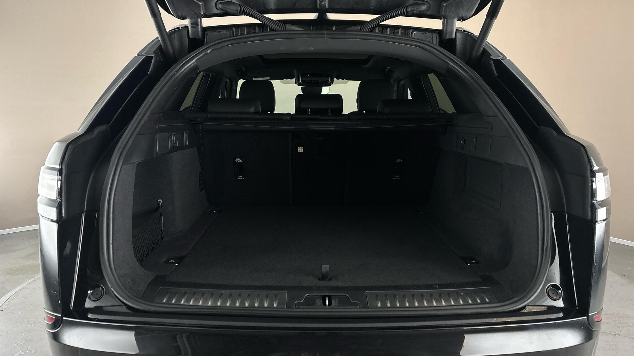 Land Rover Range Rover Velar view 10