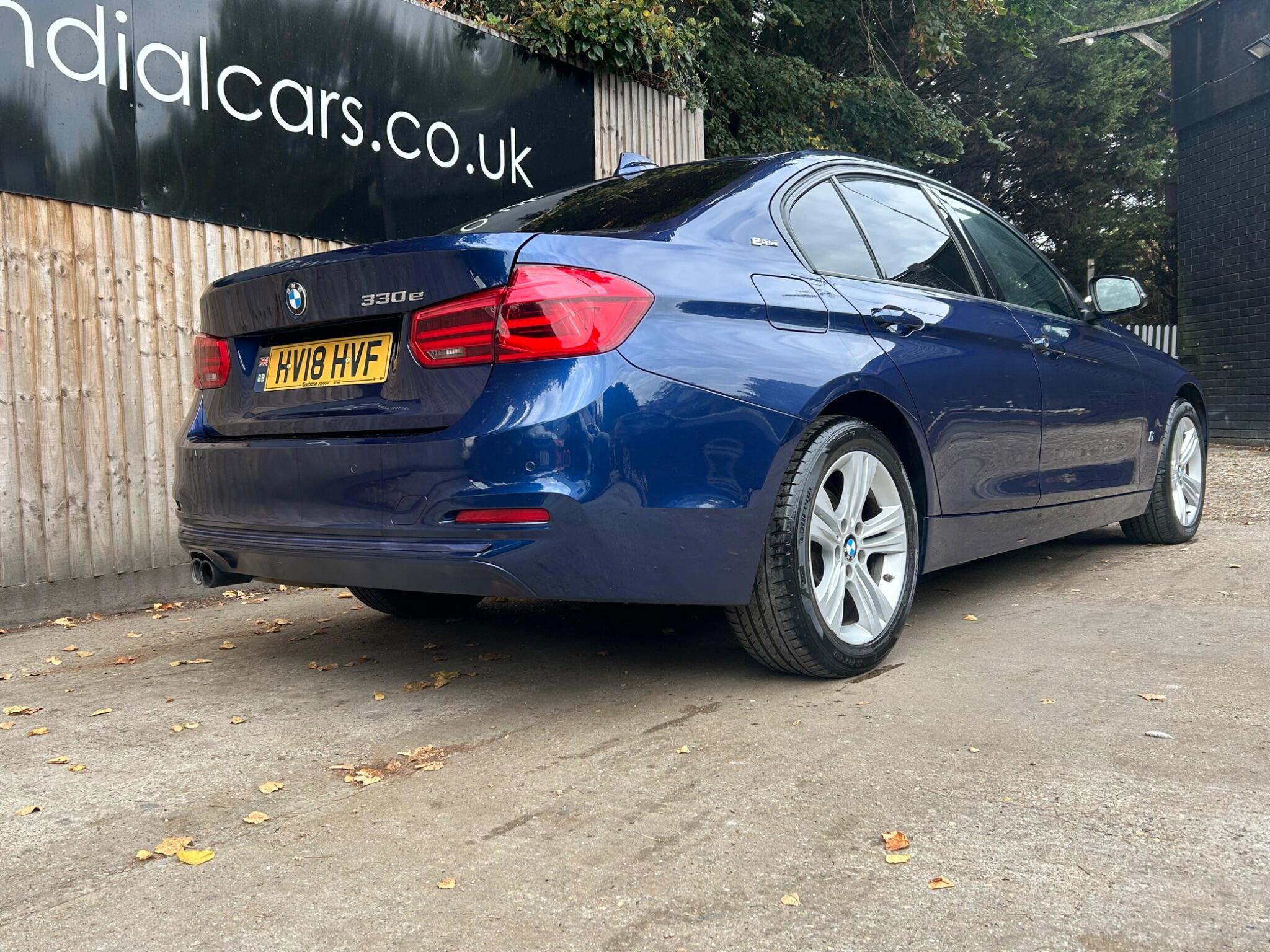 BMW 3 Series view 16