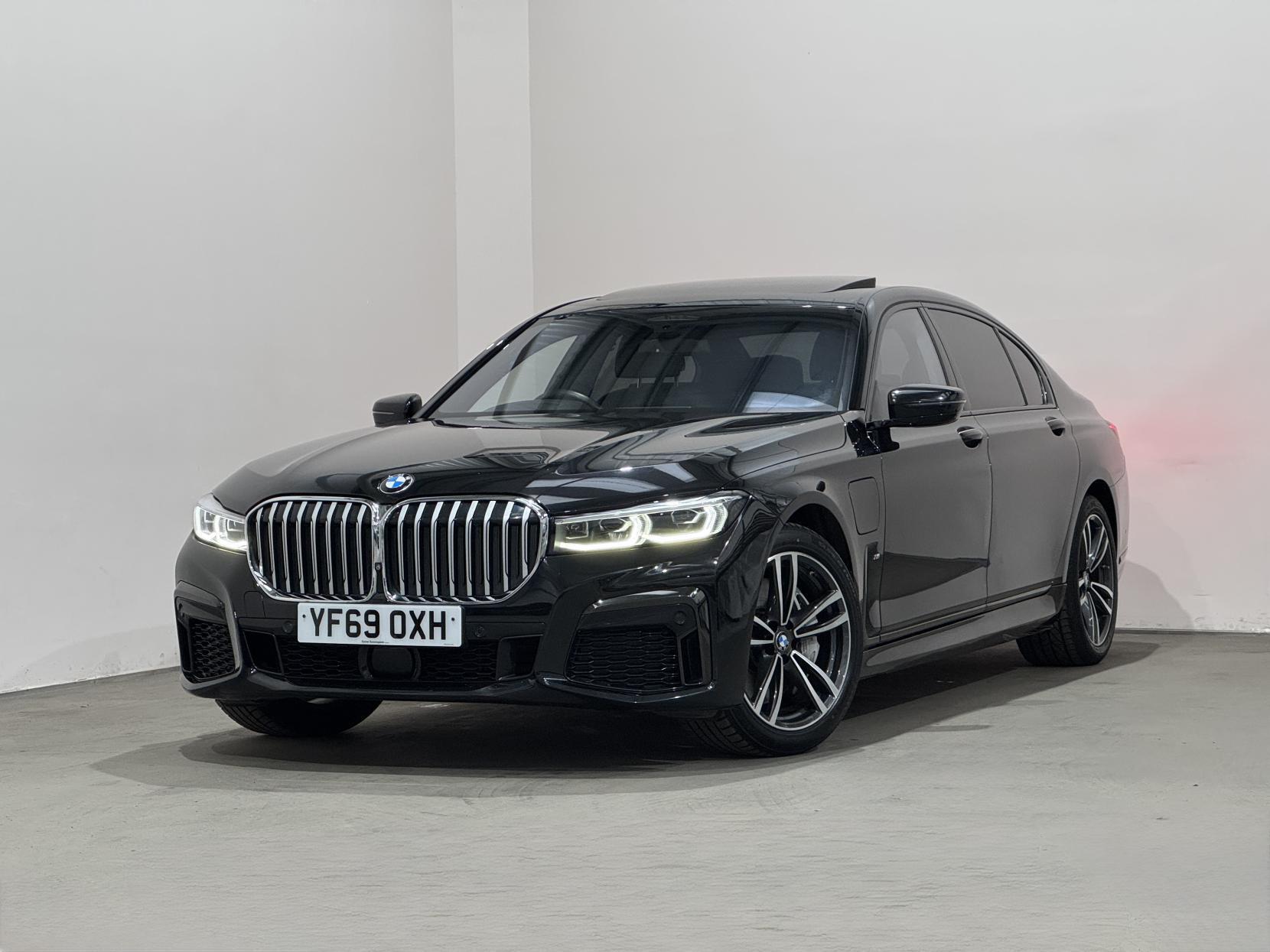 BMW 7 Series view 8