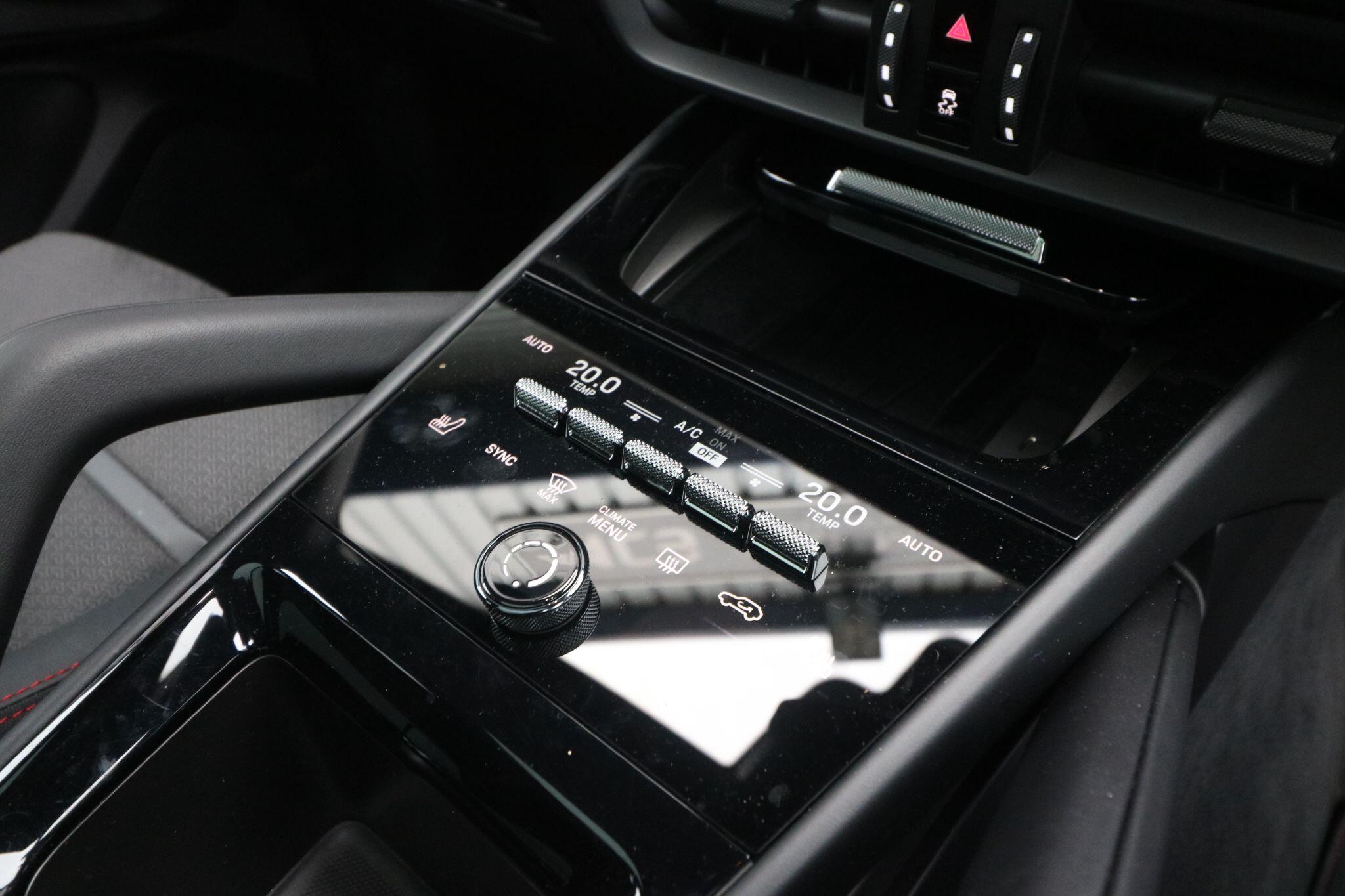Porsche Cayenne view 29